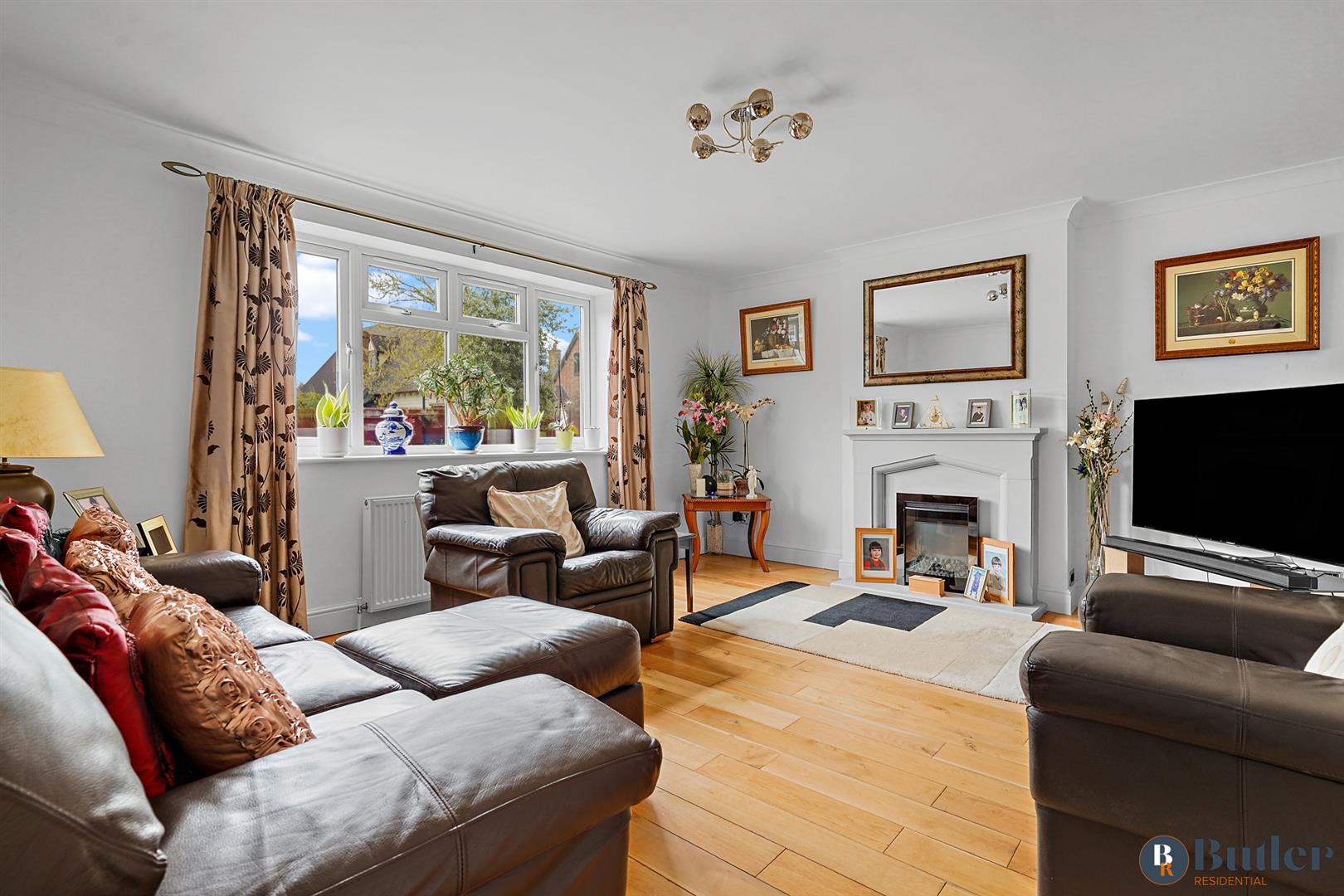 3 bed detached house for sale in Baldock Road, Hitchin 1