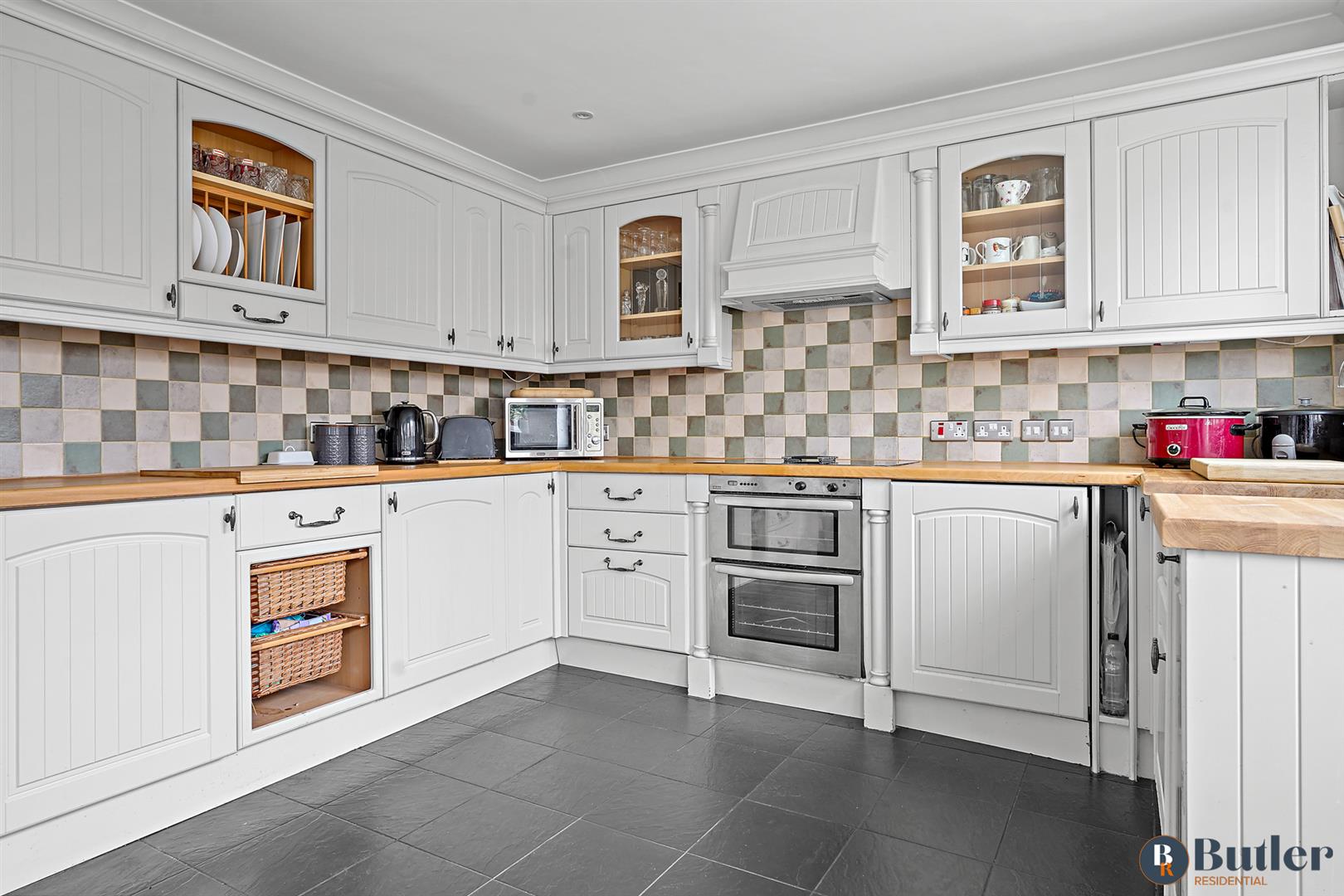 3 bed detached house for sale in Baldock Road, Hitchin  - Property Image 9