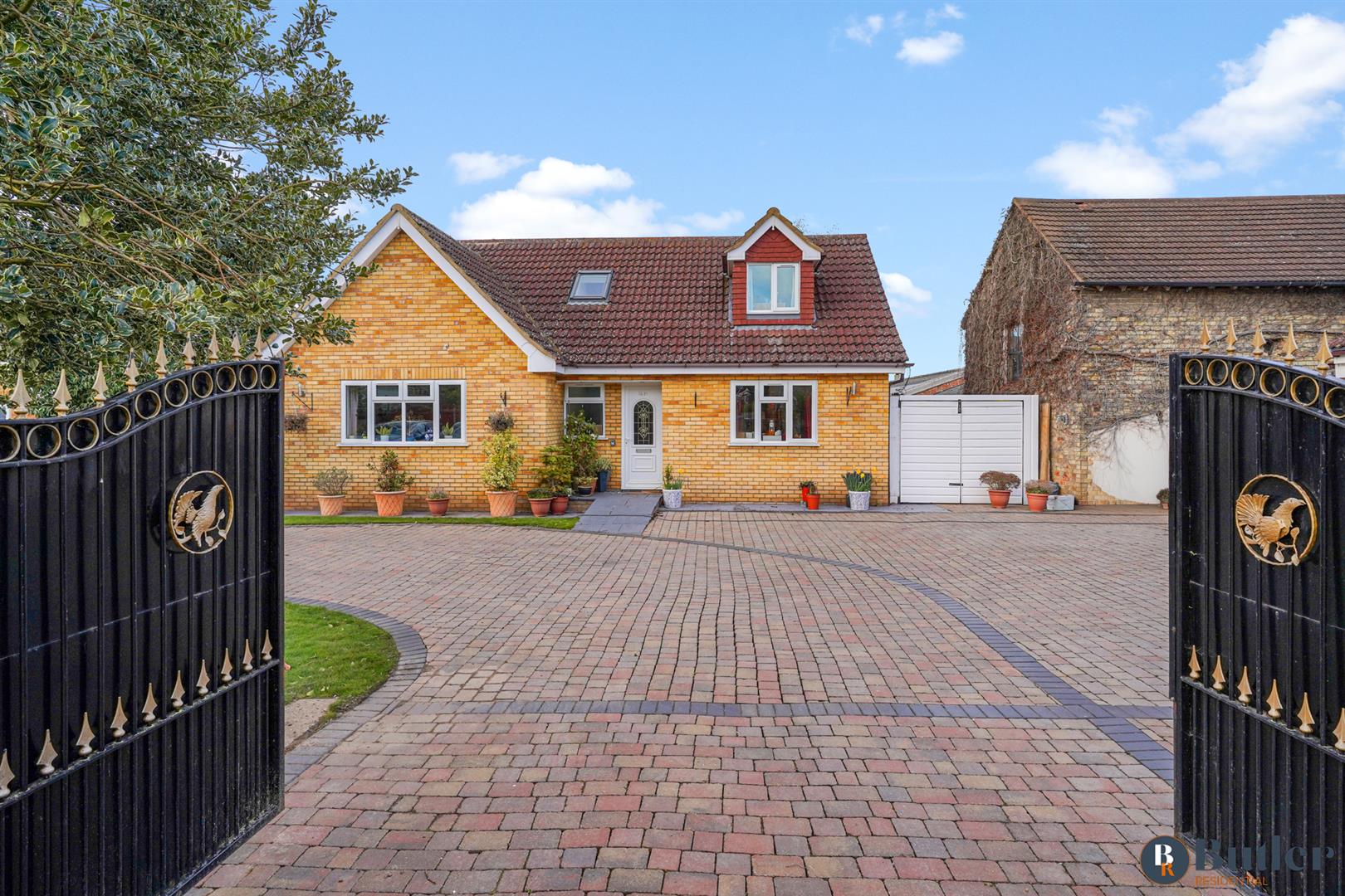 3 bed detached house for sale in Baldock Road, Hitchin 41