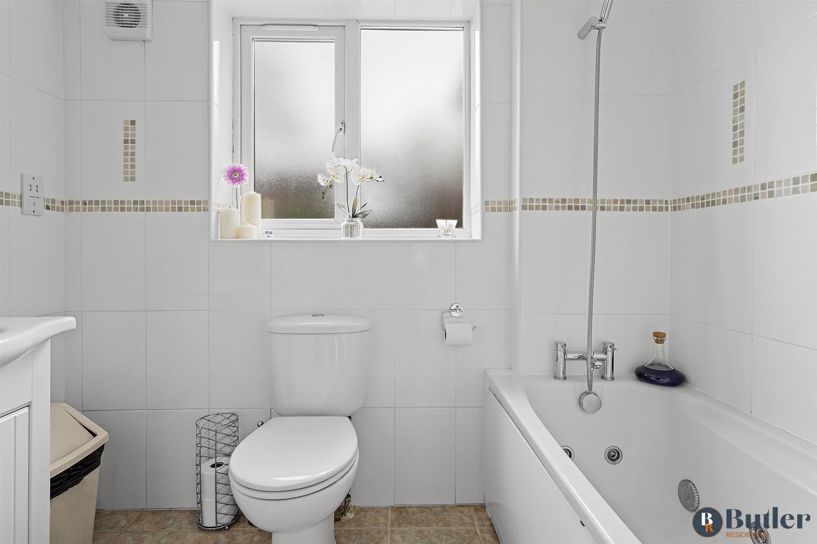 3 bed detached house for sale in Baldock Road, Hitchin  - Property Image 30