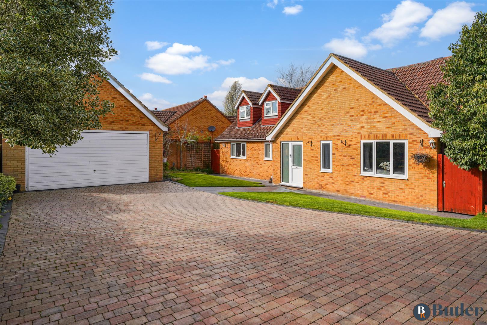 8 bed detached house for sale in Baldock Road, Hitchin  - Property Image 6