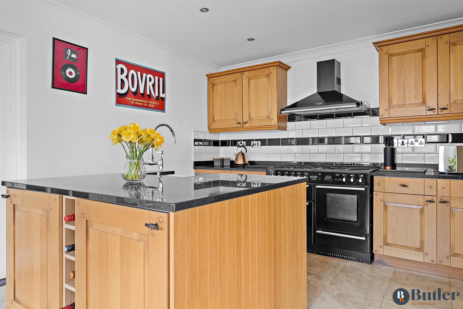 3 bed semi-detached house for sale in Hunts End, St. Neots  - Property Image 3