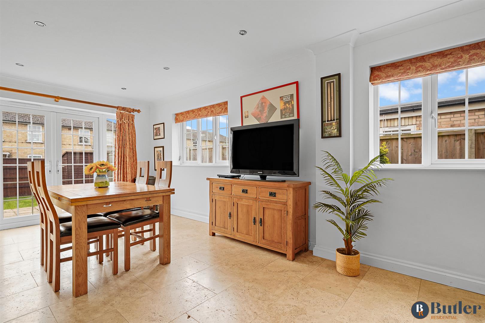 3 bed semi-detached house for sale in Hunts End, St. Neots  - Property Image 14