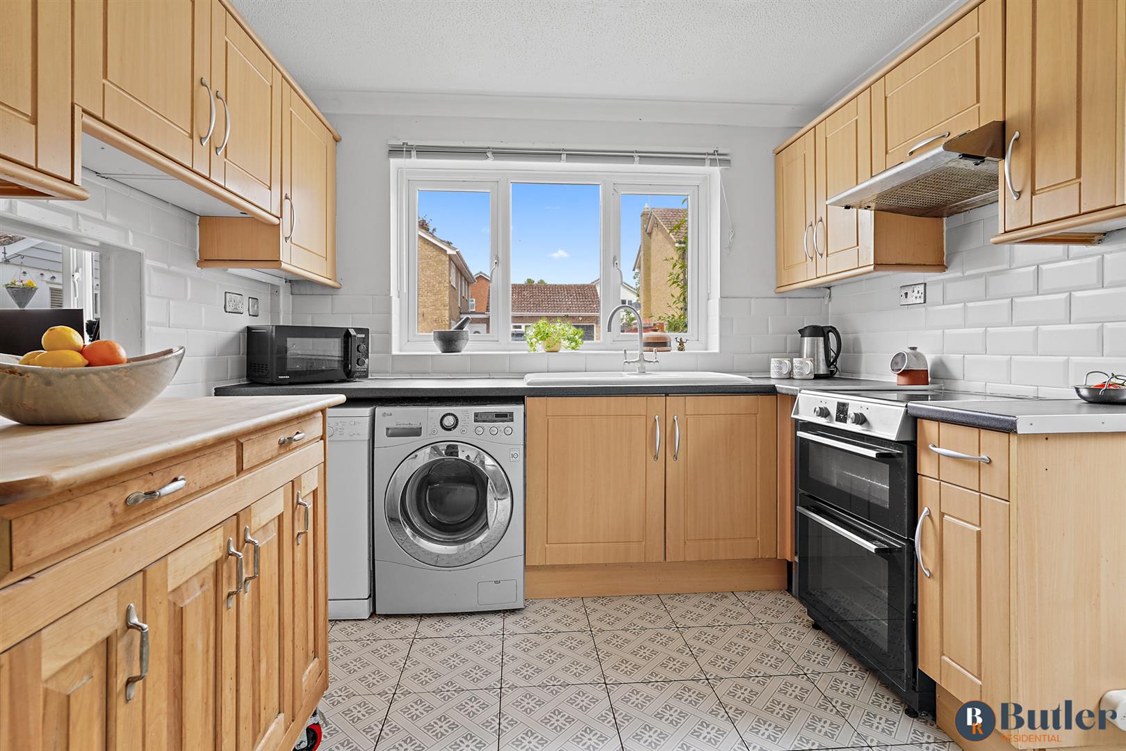 4 bed detached house for sale in Town Orchard, St. Neots 10
