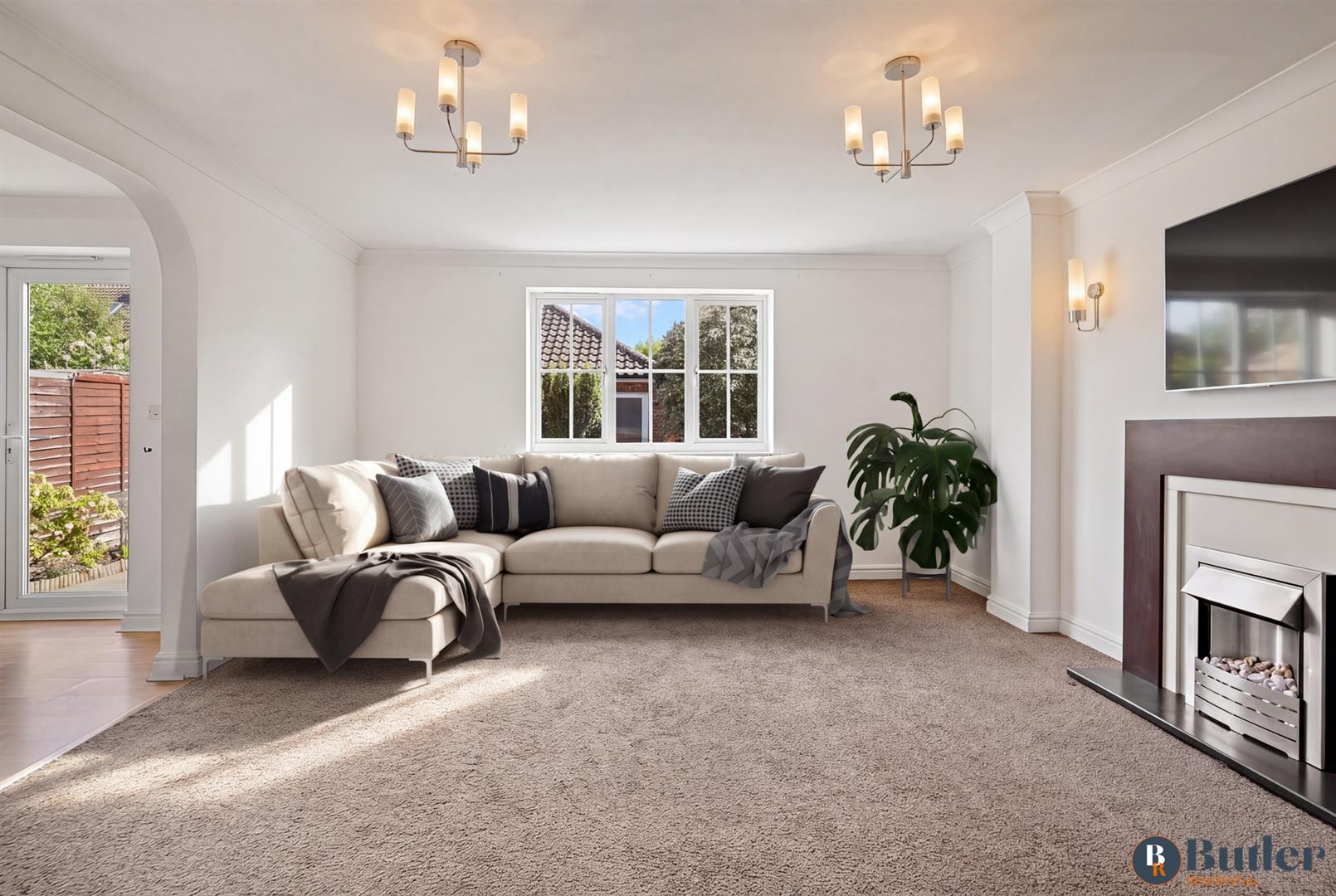 4 bed semi-detached house for sale in Beaufort Drive, St. Neots  - Property Image 2