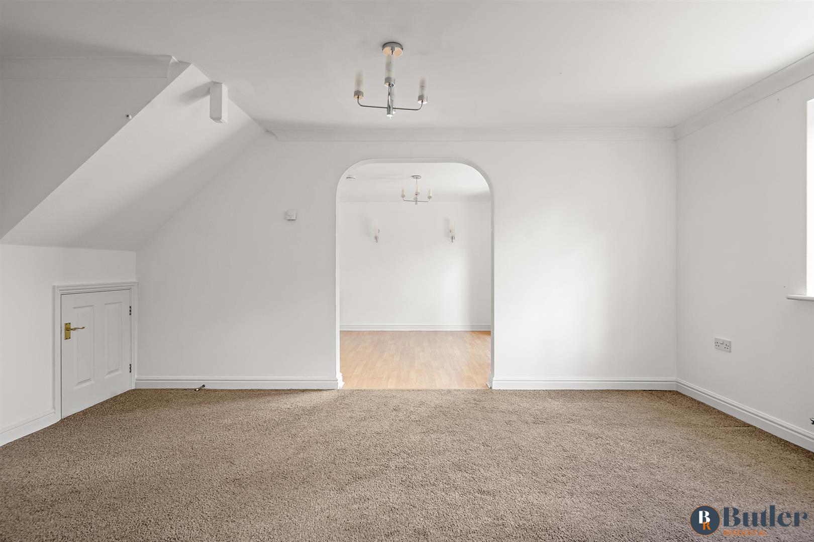 4 bed semi-detached house for sale in Beaufort Drive, St. Neots  - Property Image 9