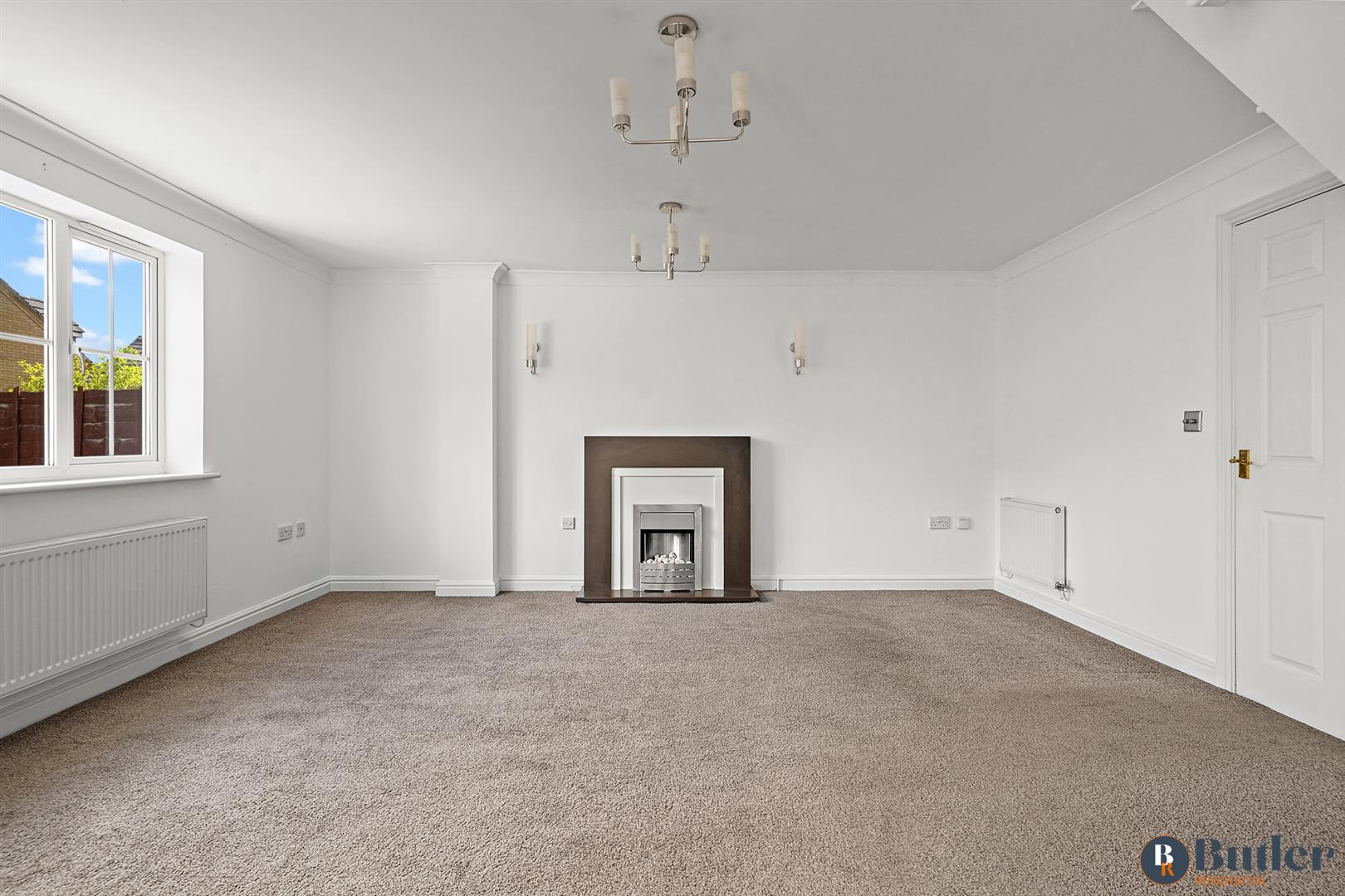 4 bed semi-detached house for sale in Beaufort Drive, St. Neots  - Property Image 3