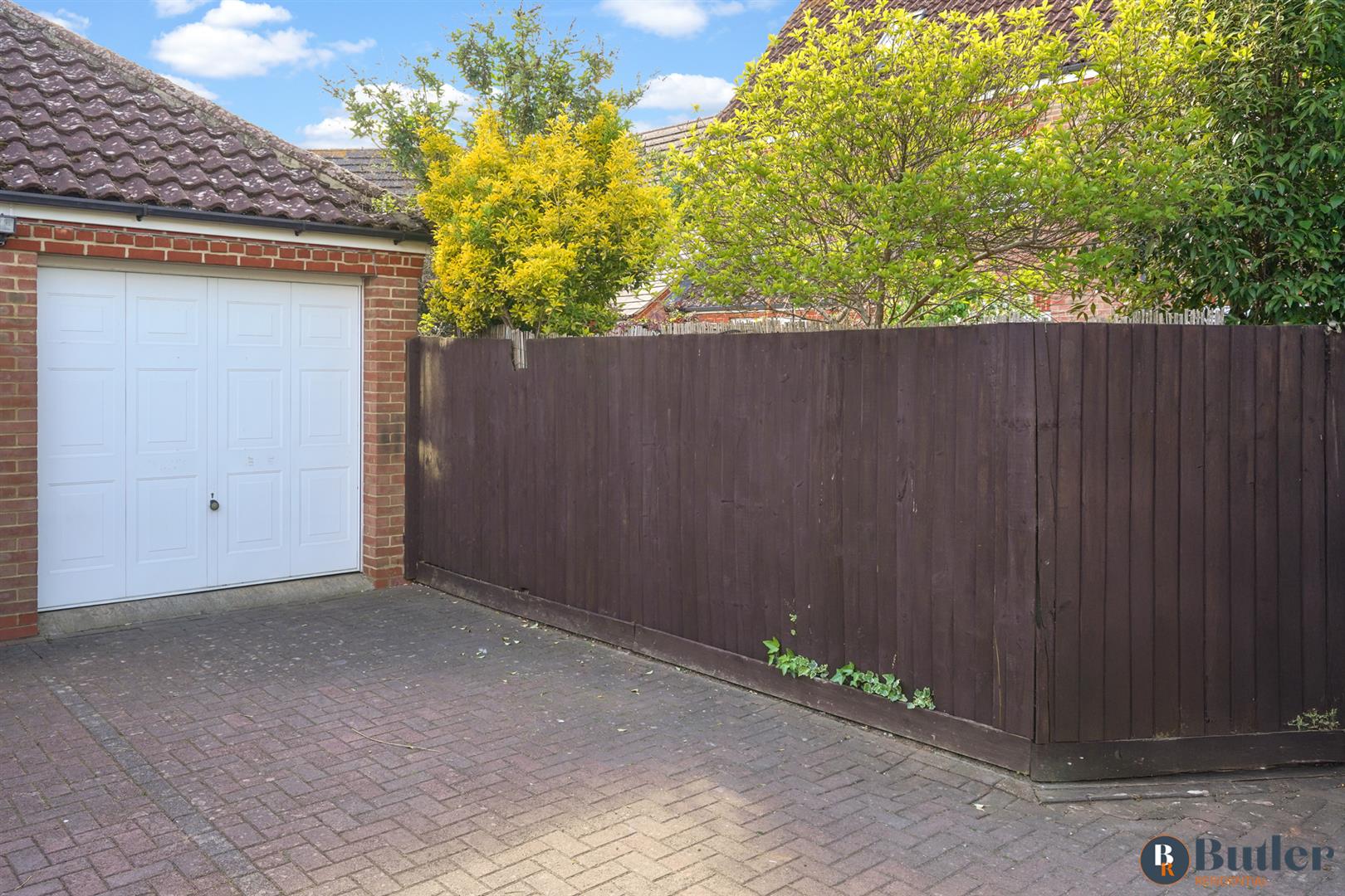 4 bed semi-detached house for sale in Beaufort Drive, St. Neots 63