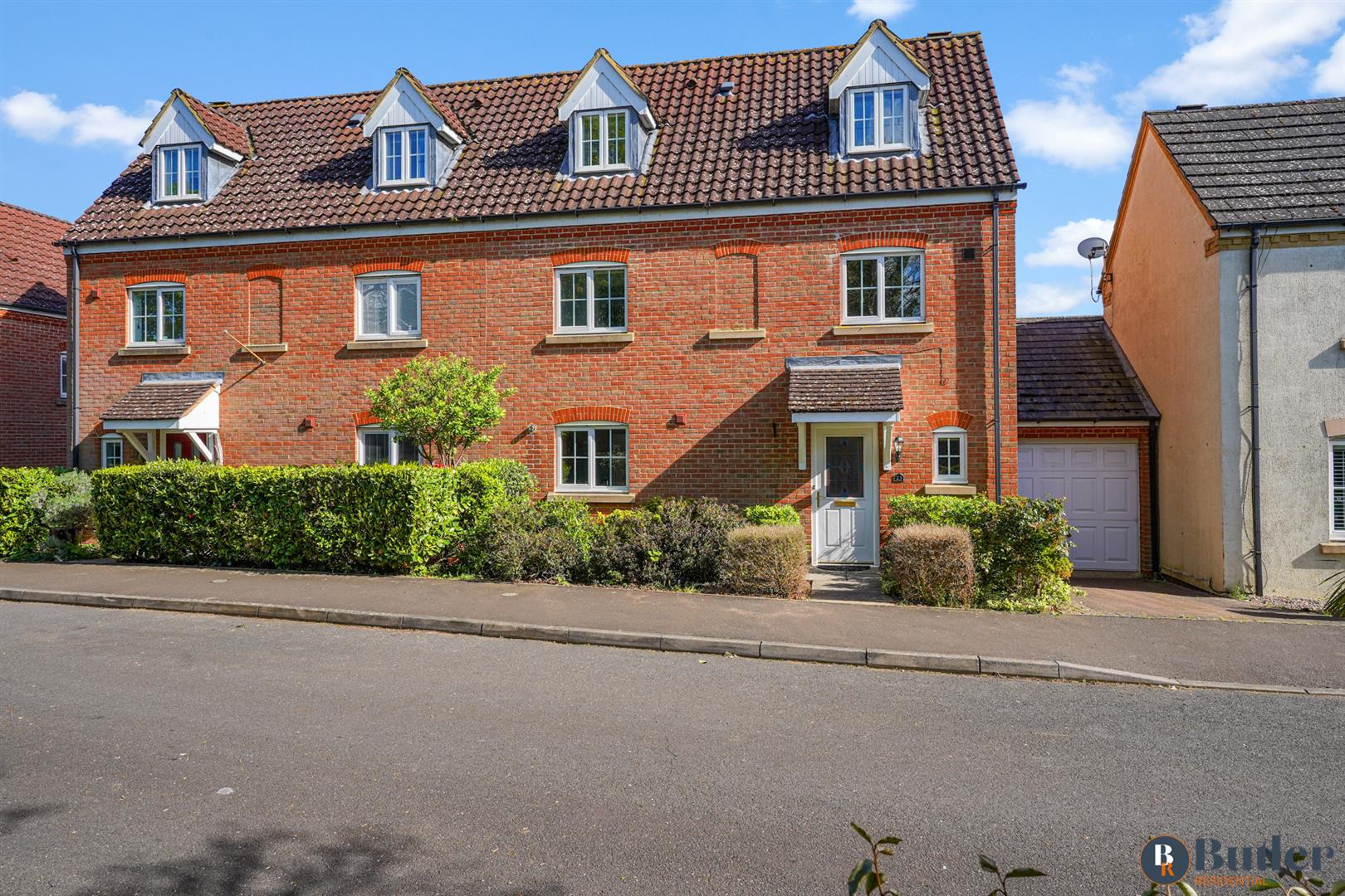4 bed semi-detached house for sale in Beaufort Drive, St. Neots - Property Image 1