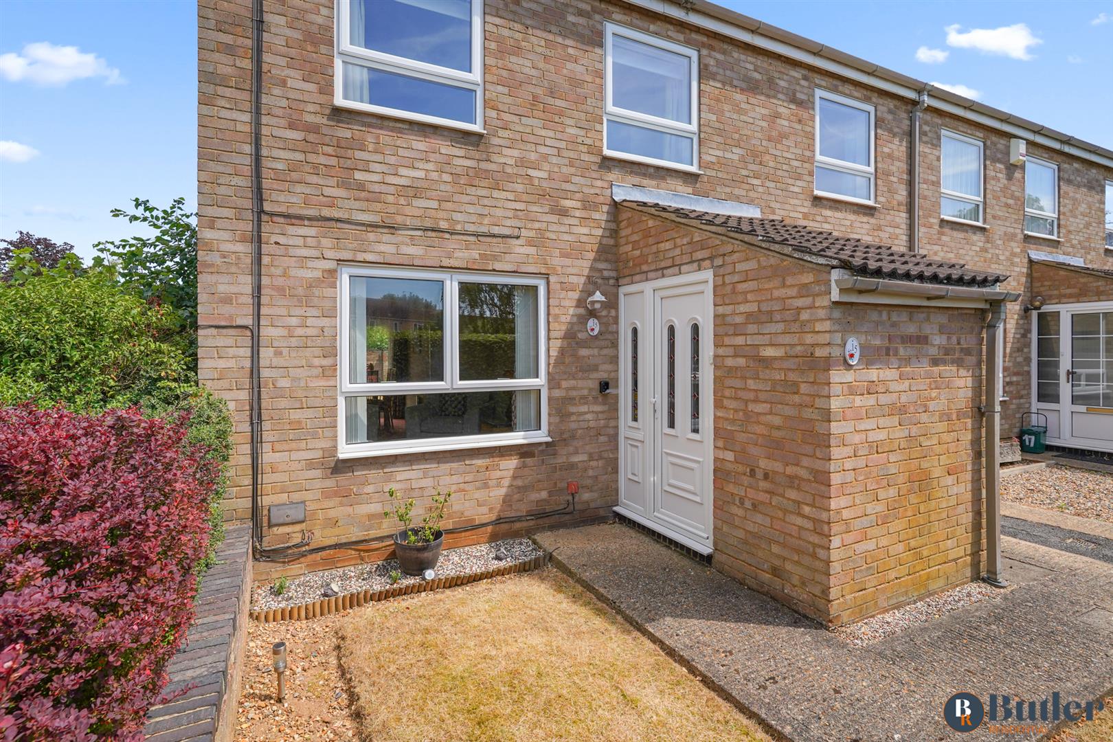 3 bed end of terrace house for sale in Barndicott, Welwyn Garden City  - Property Image 2