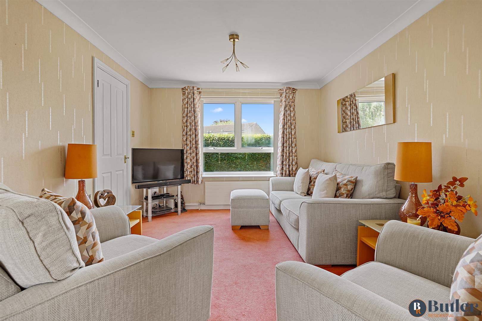 3 bed end of terrace house for sale in Barndicott, Welwyn Garden City  - Property Image 3