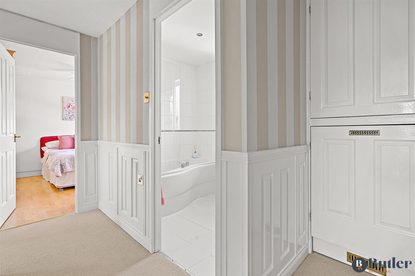 3 bed end of terrace house for sale in Barndicott, Welwyn Garden City  - Property Image 27