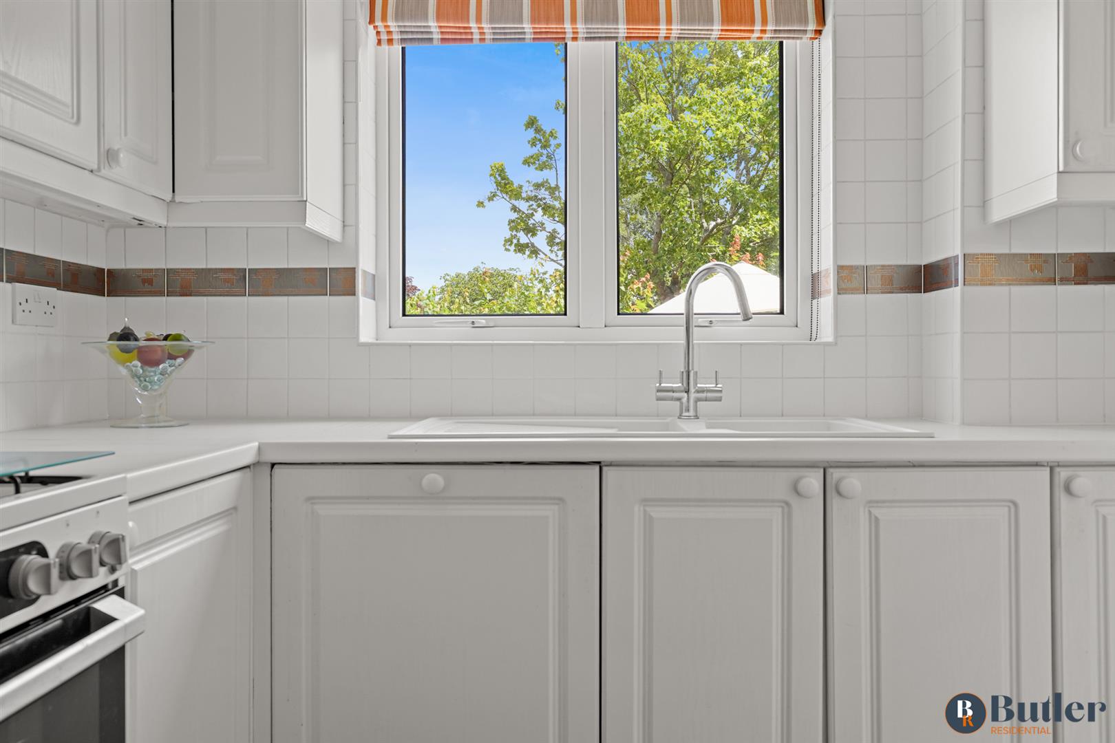 3 bed end of terrace house for sale in Barndicott, Welwyn Garden City 10