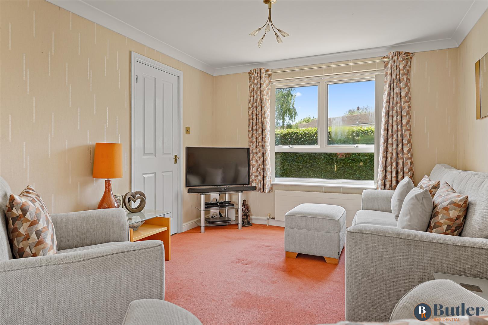 3 bed end of terrace house for sale in Barndicott, Welwyn Garden City  - Property Image 5