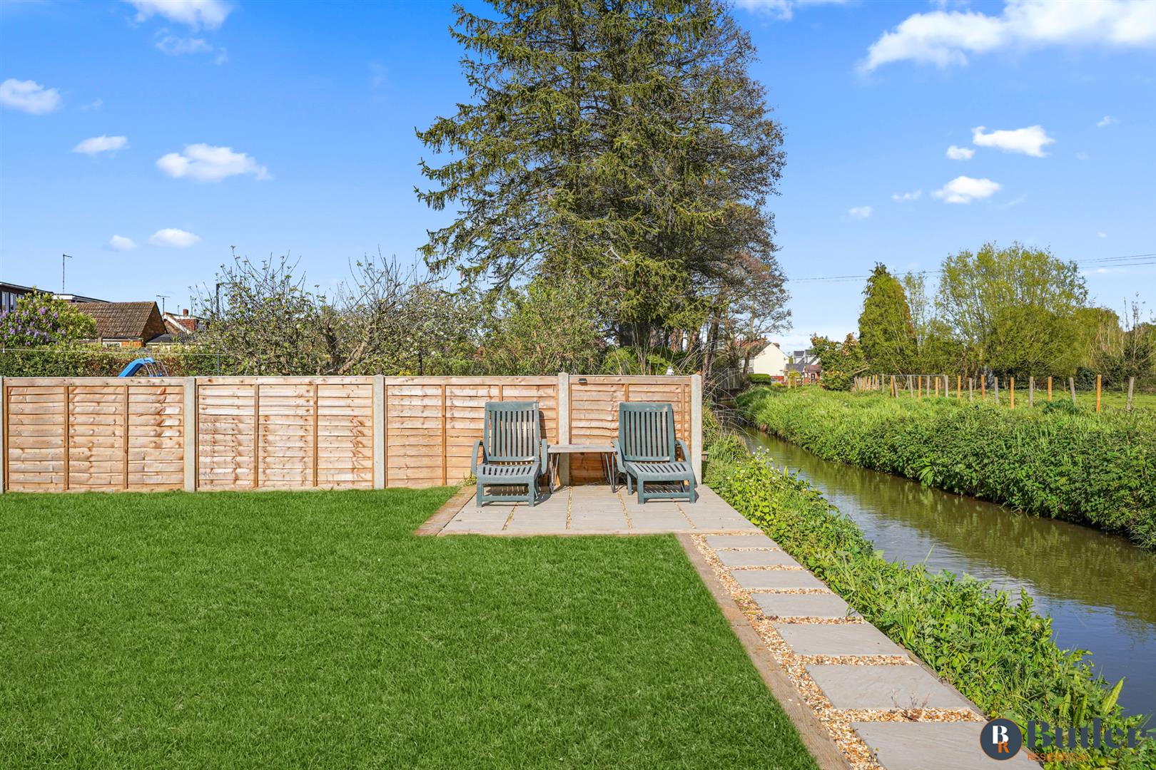 4 bed semi-detached bungalow for sale in Willow Way, Bedford 41