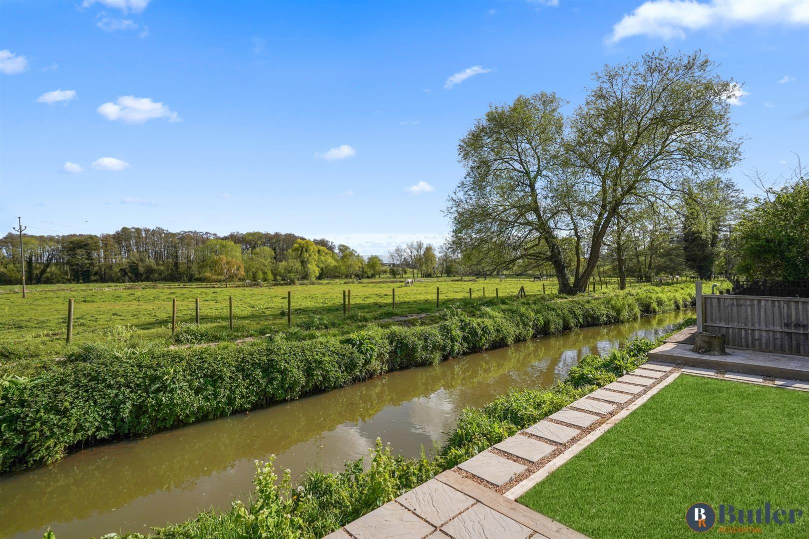 4 bed semi-detached bungalow for sale in Willow Way, Bedford 43