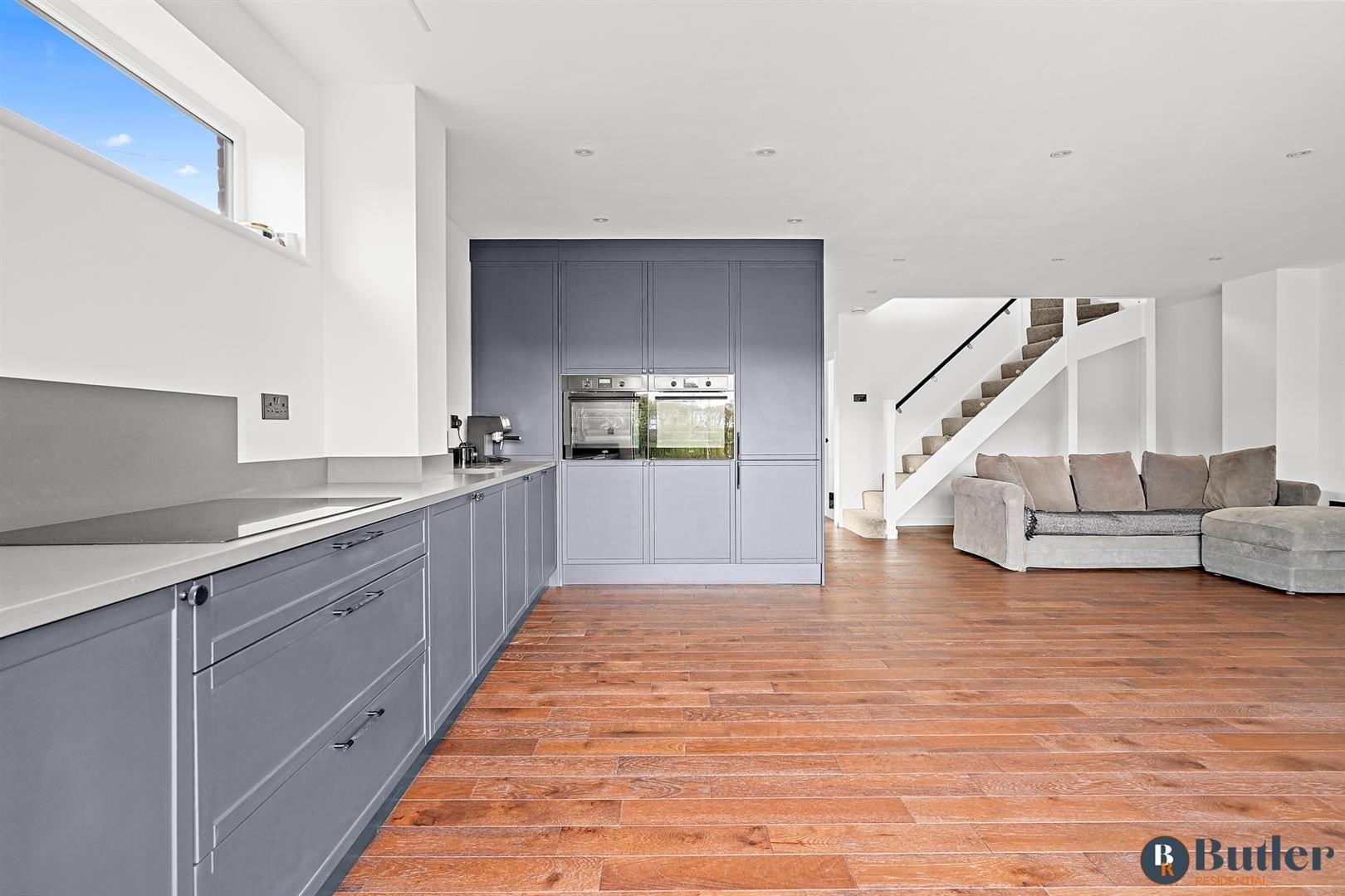 4 bed semi-detached bungalow for sale in Willow Way, Bedford  - Property Image 9