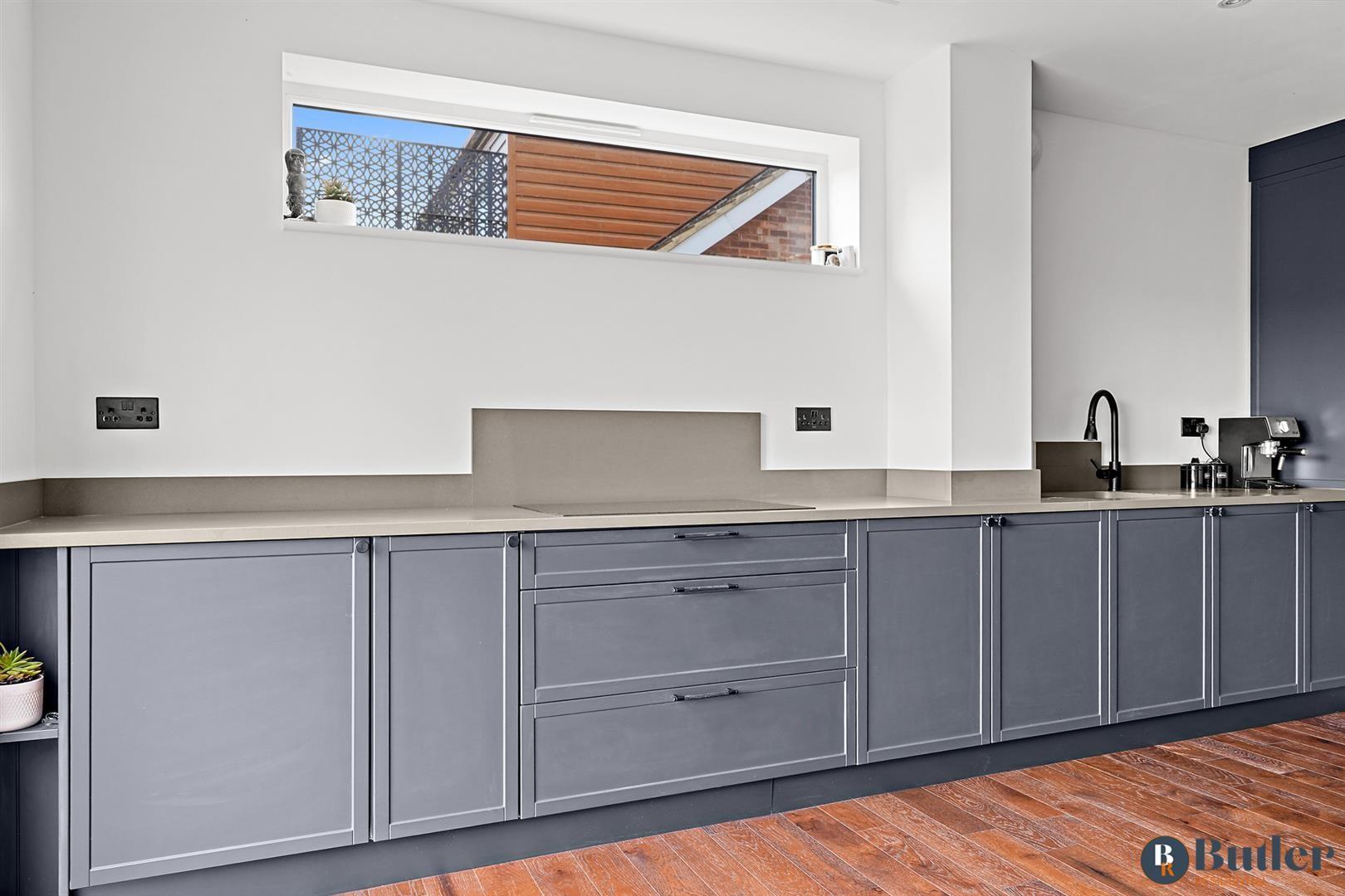 4 bed semi-detached bungalow for sale in Willow Way, Bedford  - Property Image 5