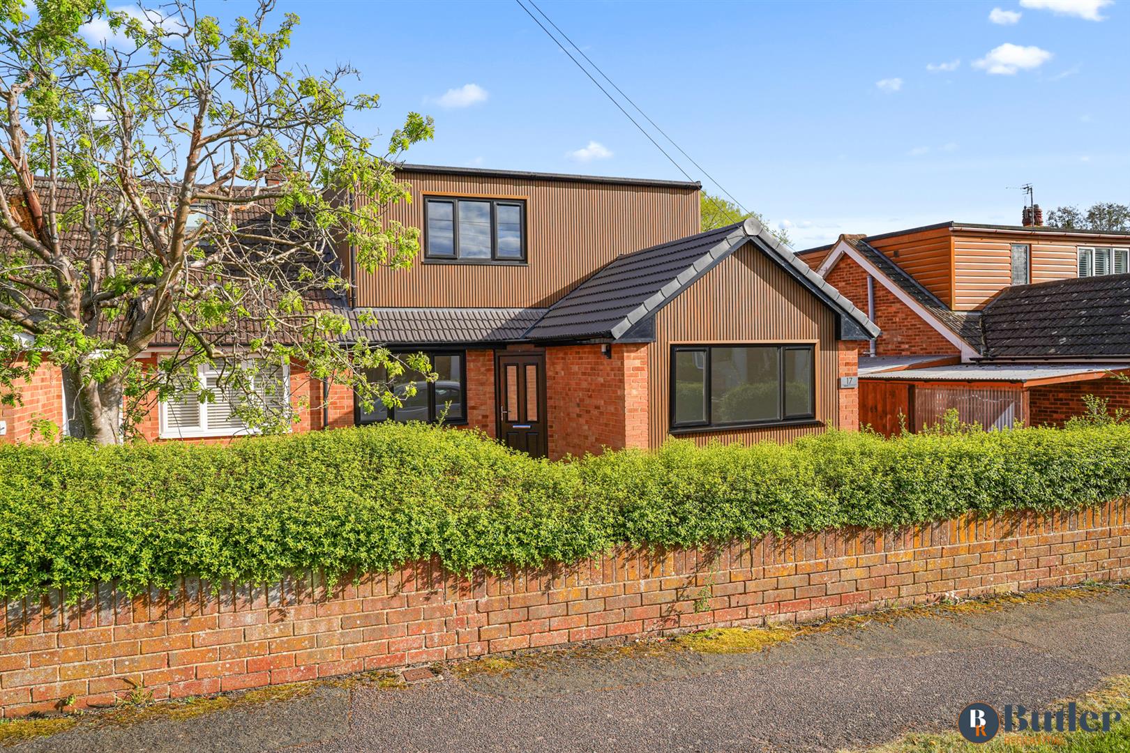 4 bed semi-detached bungalow for sale in Willow Way, Bedford - Property Image 1