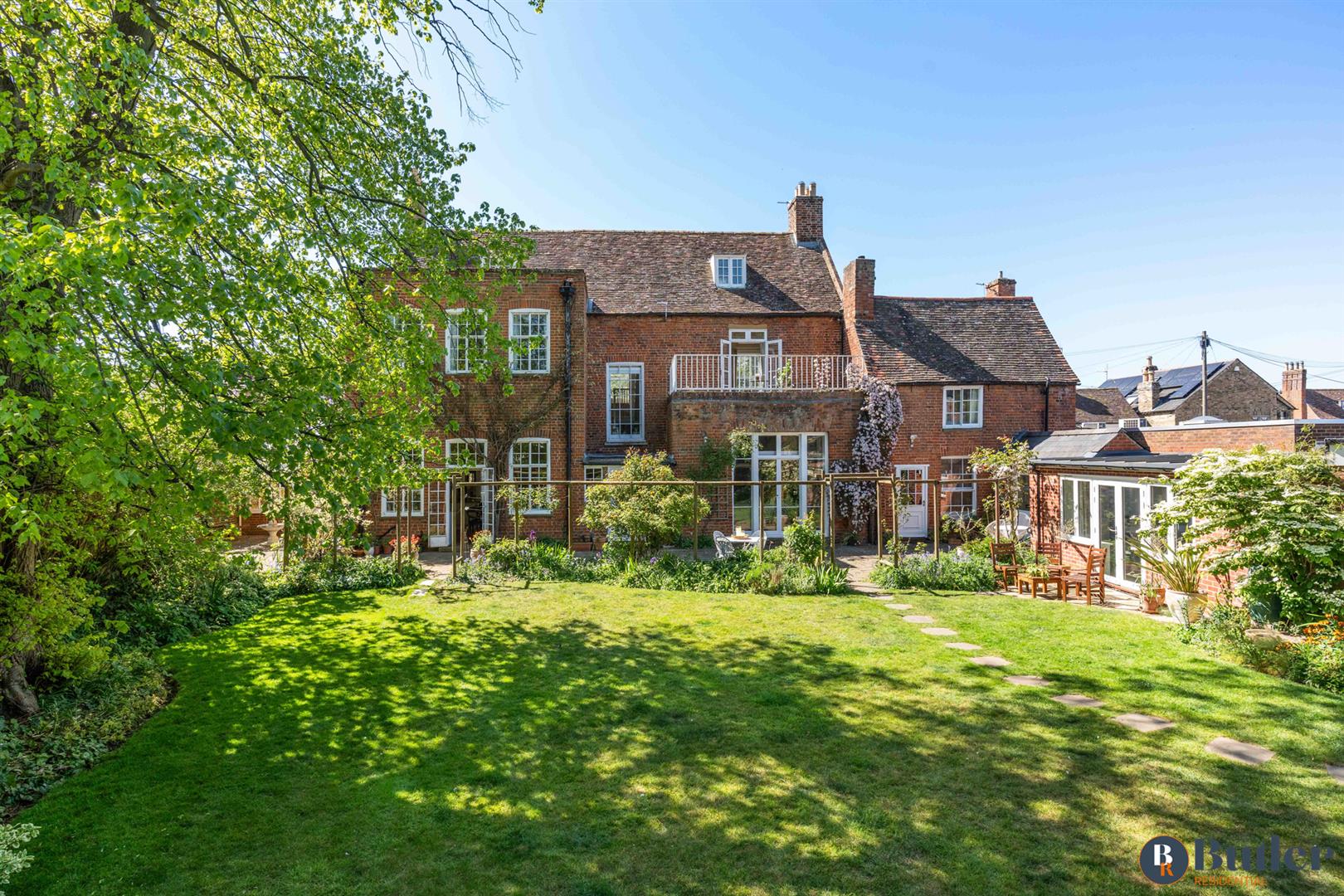 7 bed detached house for sale in Silver Street, St. Neots  - Property Image 108