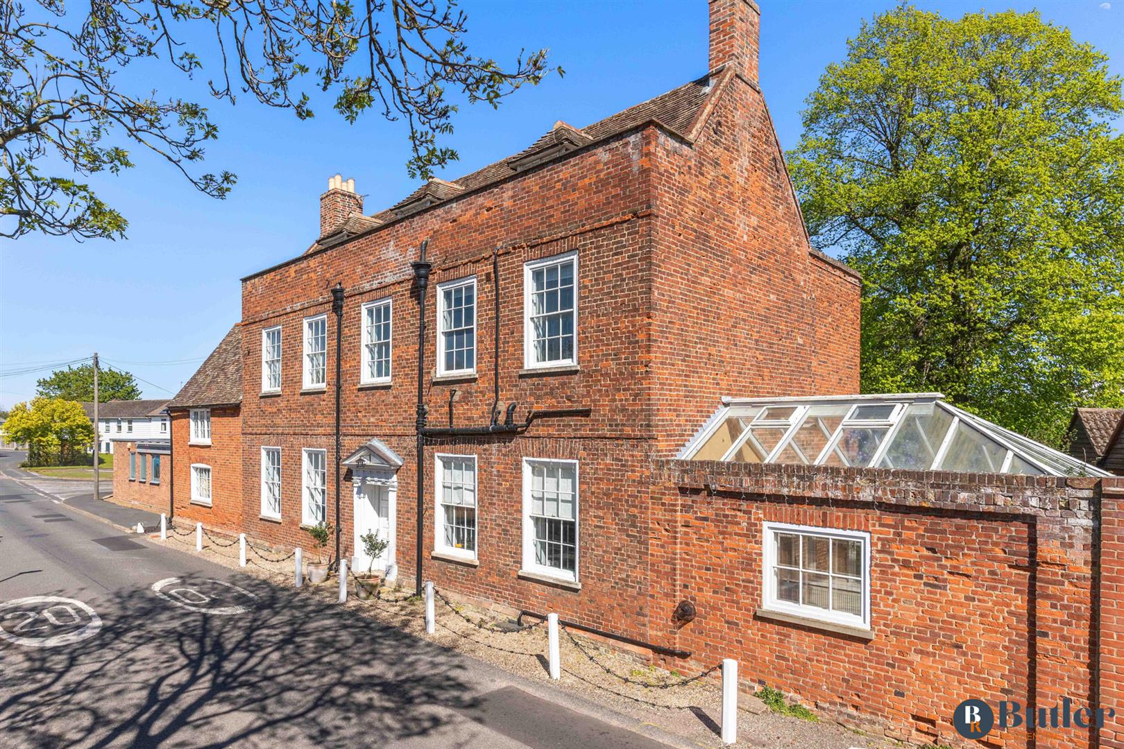 7 bed detached house for sale in Silver Street, St. Neots - Property Image 1
