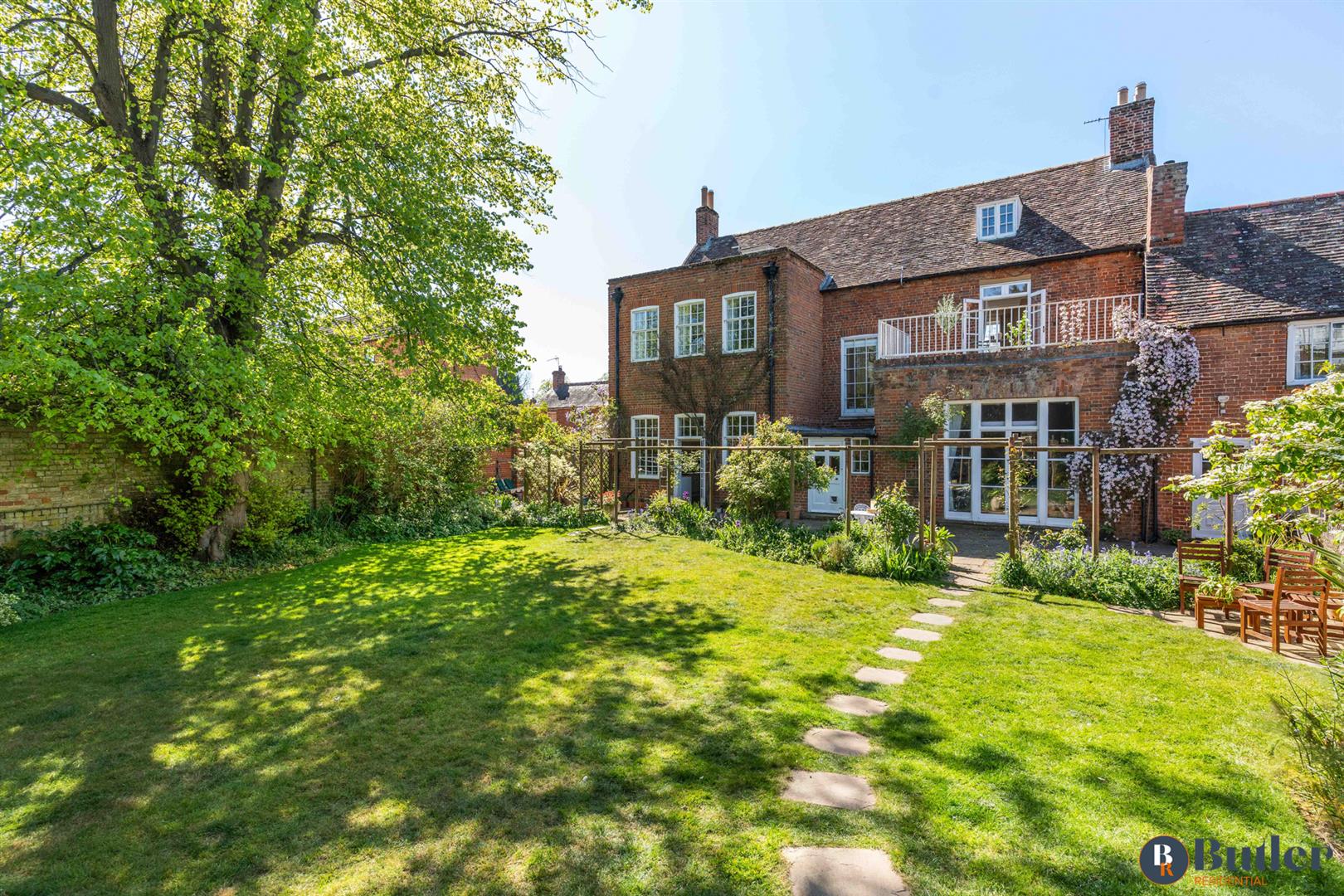 7 bed detached house for sale in Silver Street, St. Neots  - Property Image 89