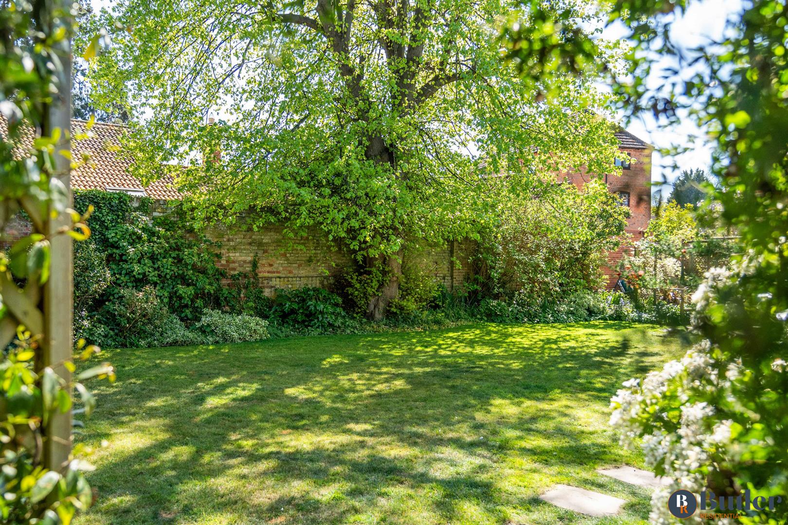 7 bed detached house for sale in Silver Street, St. Neots  - Property Image 91