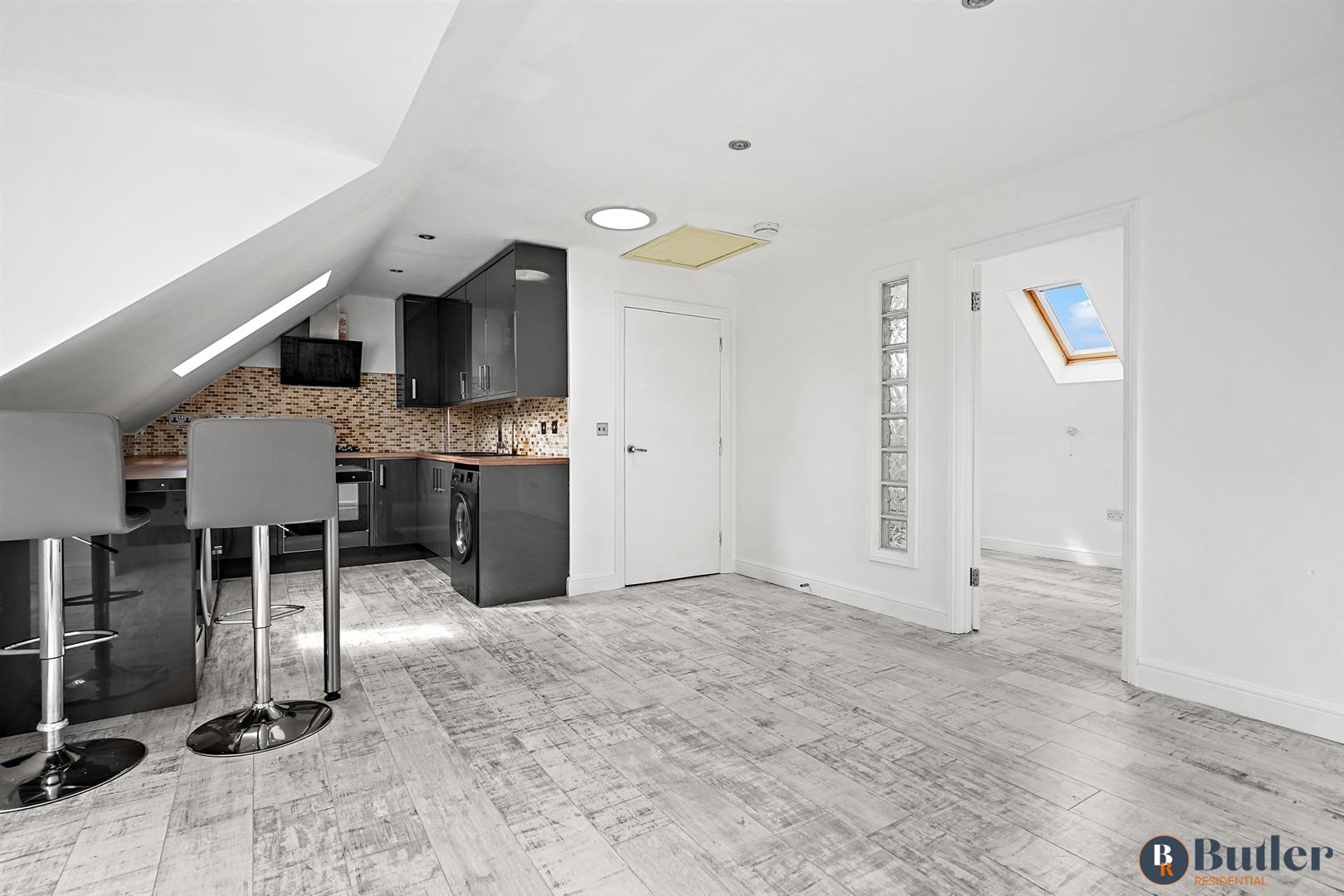 1 bed apartment for sale in Wychdell, Stevenage 9