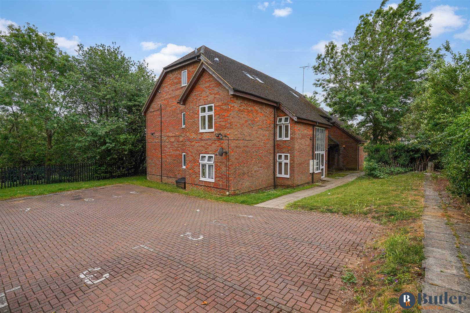 1 bed apartment for sale in Wychdell, Stevenage  - Property Image 2