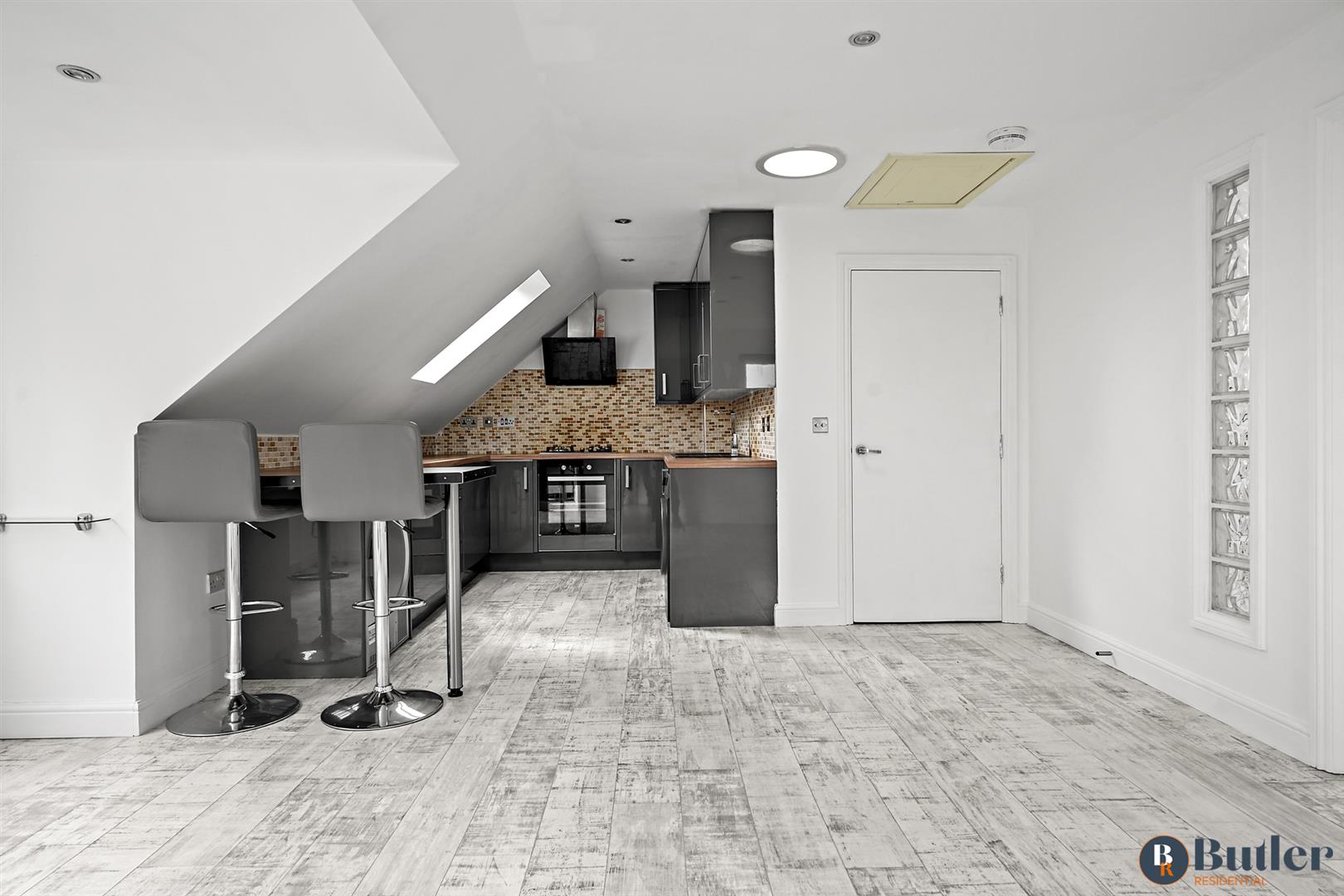 1 bed apartment for sale in Wychdell, Stevenage  - Property Image 4