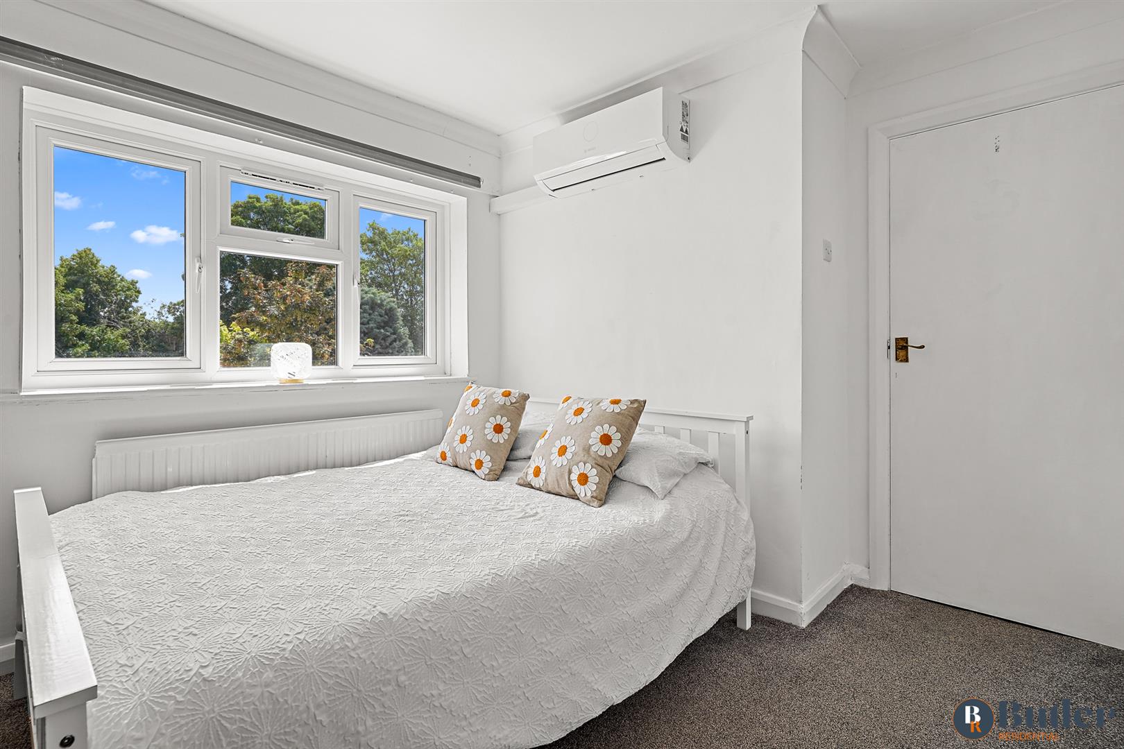 3 bed terraced house for sale in Groveside, Henlow 16