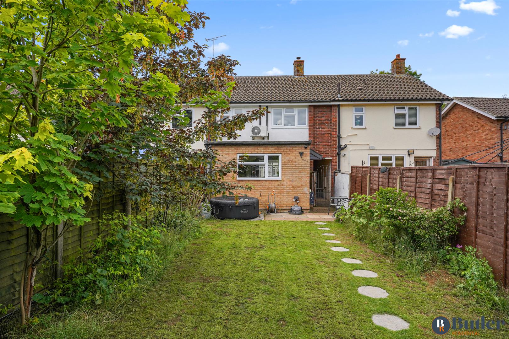 3 bed terraced house for sale in Groveside, Henlow 21