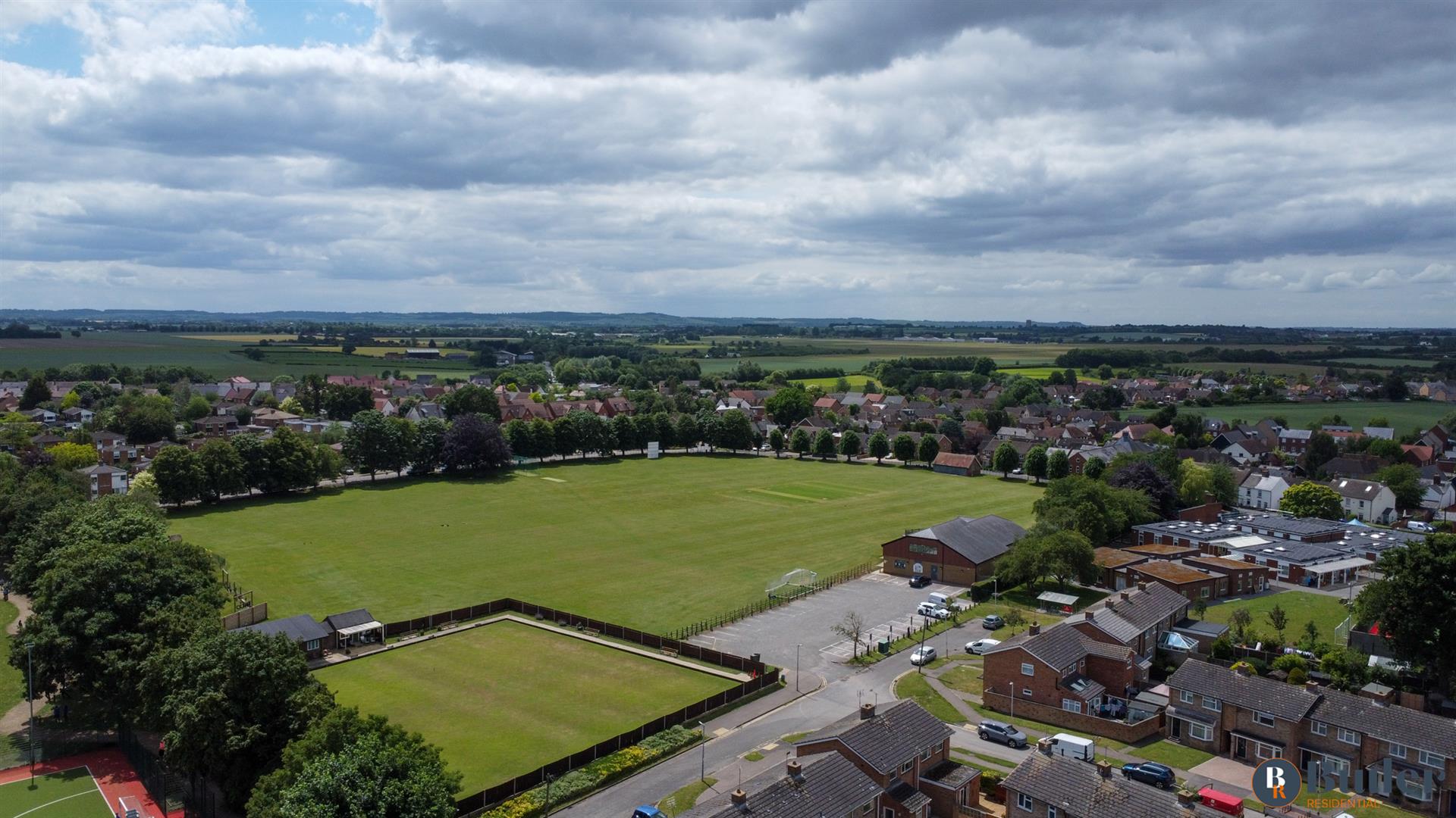 3 bed terraced house for sale in Groveside, Henlow 27