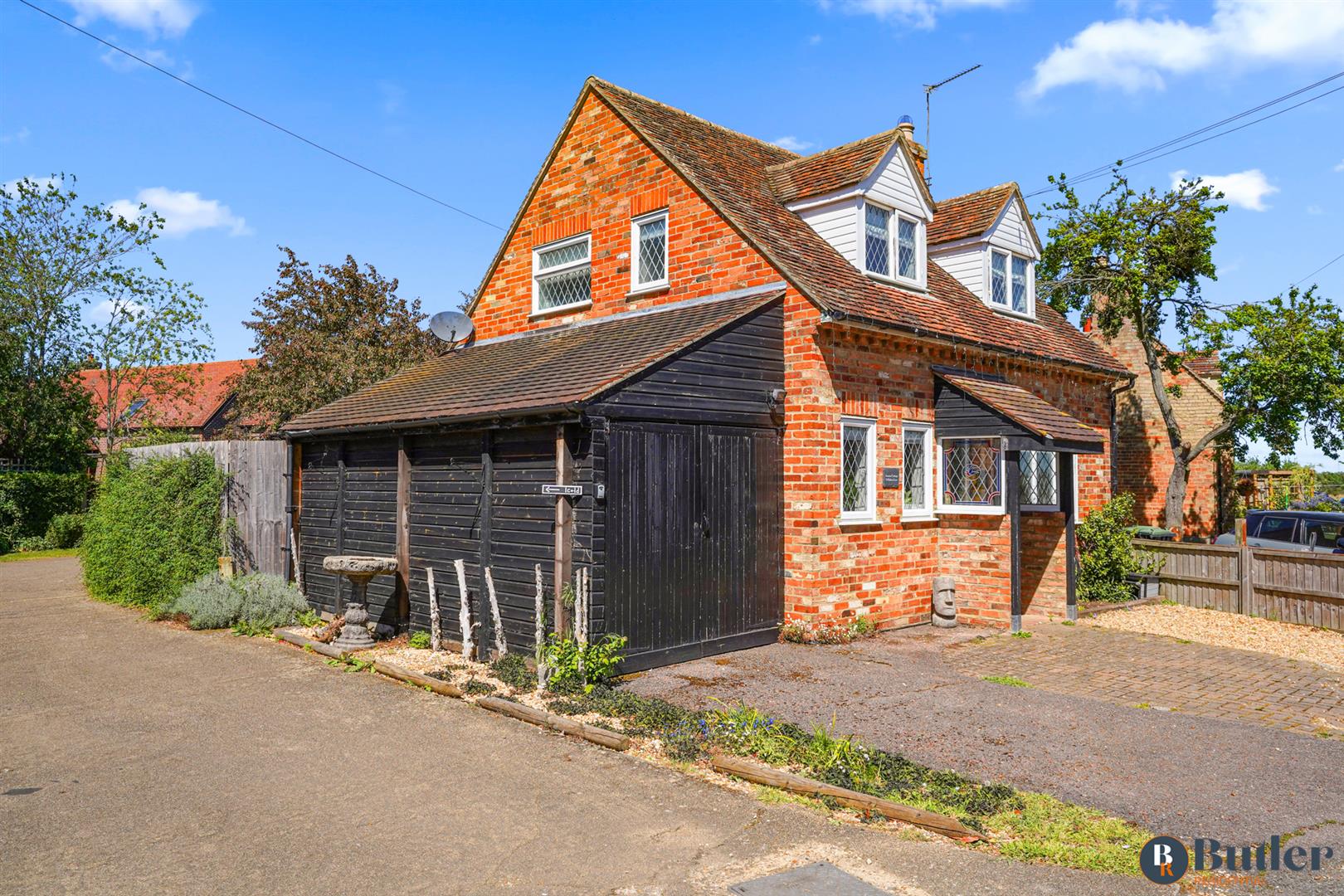 2 bed detached house for sale in Bakers Lane, Sandy 34
