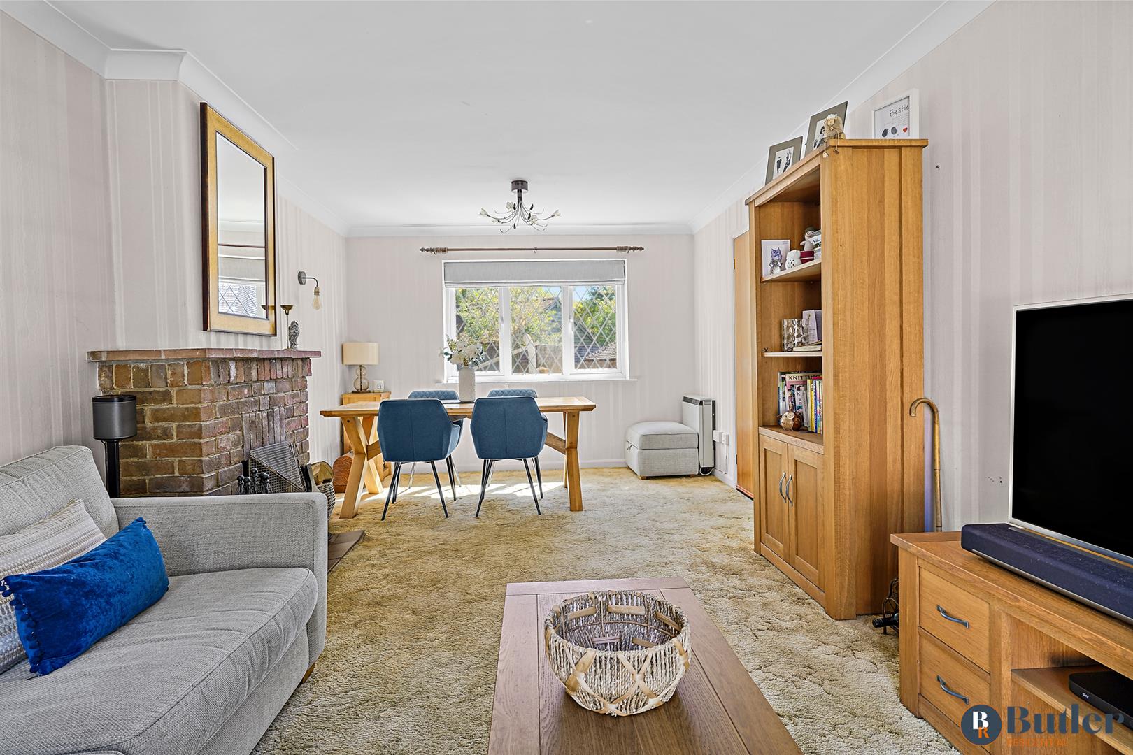 2 bed detached house for sale in Bakers Lane, Sandy 2