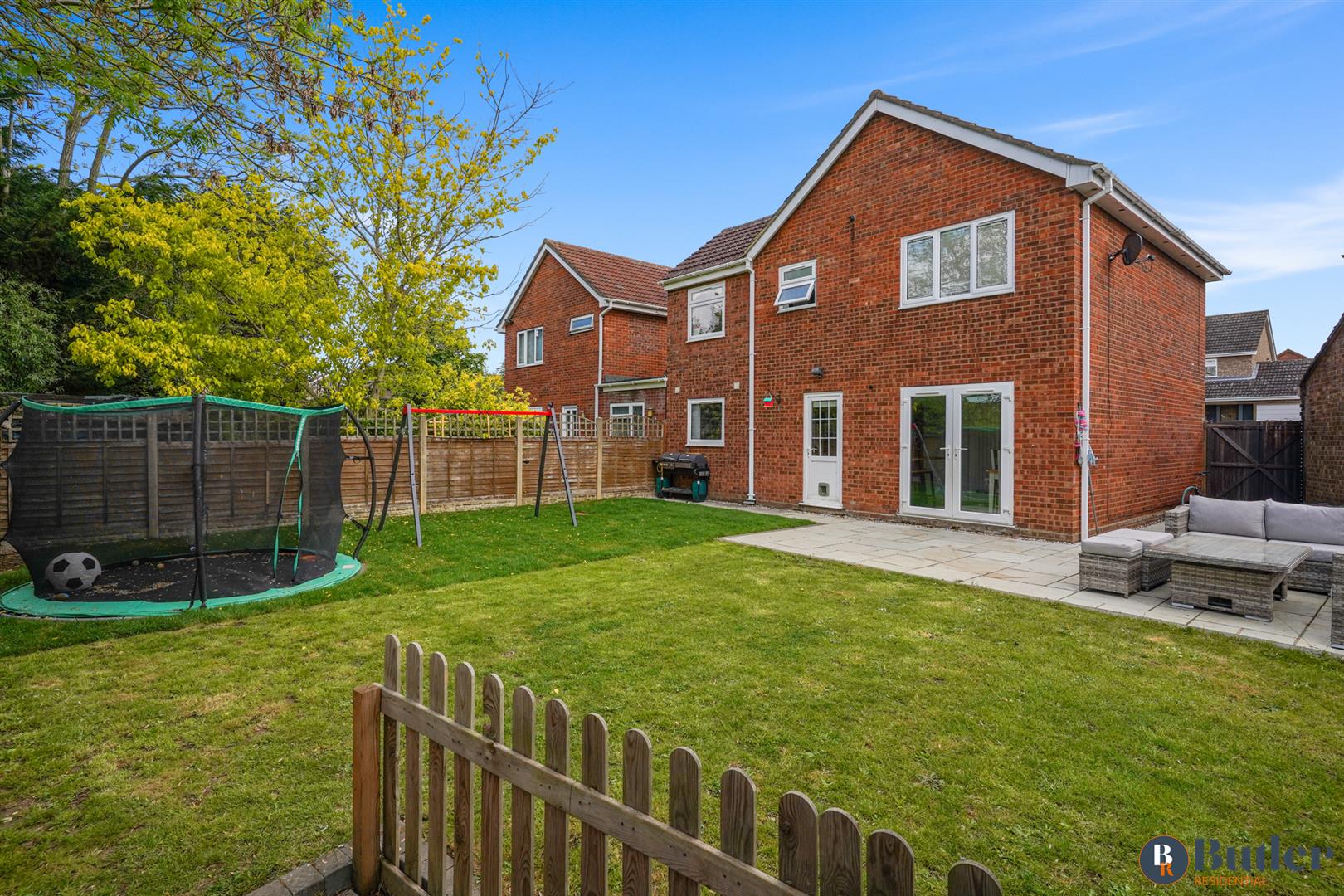 4 bed link detached house for sale in Edinburgh Drive, St. Neots  - Property Image 37