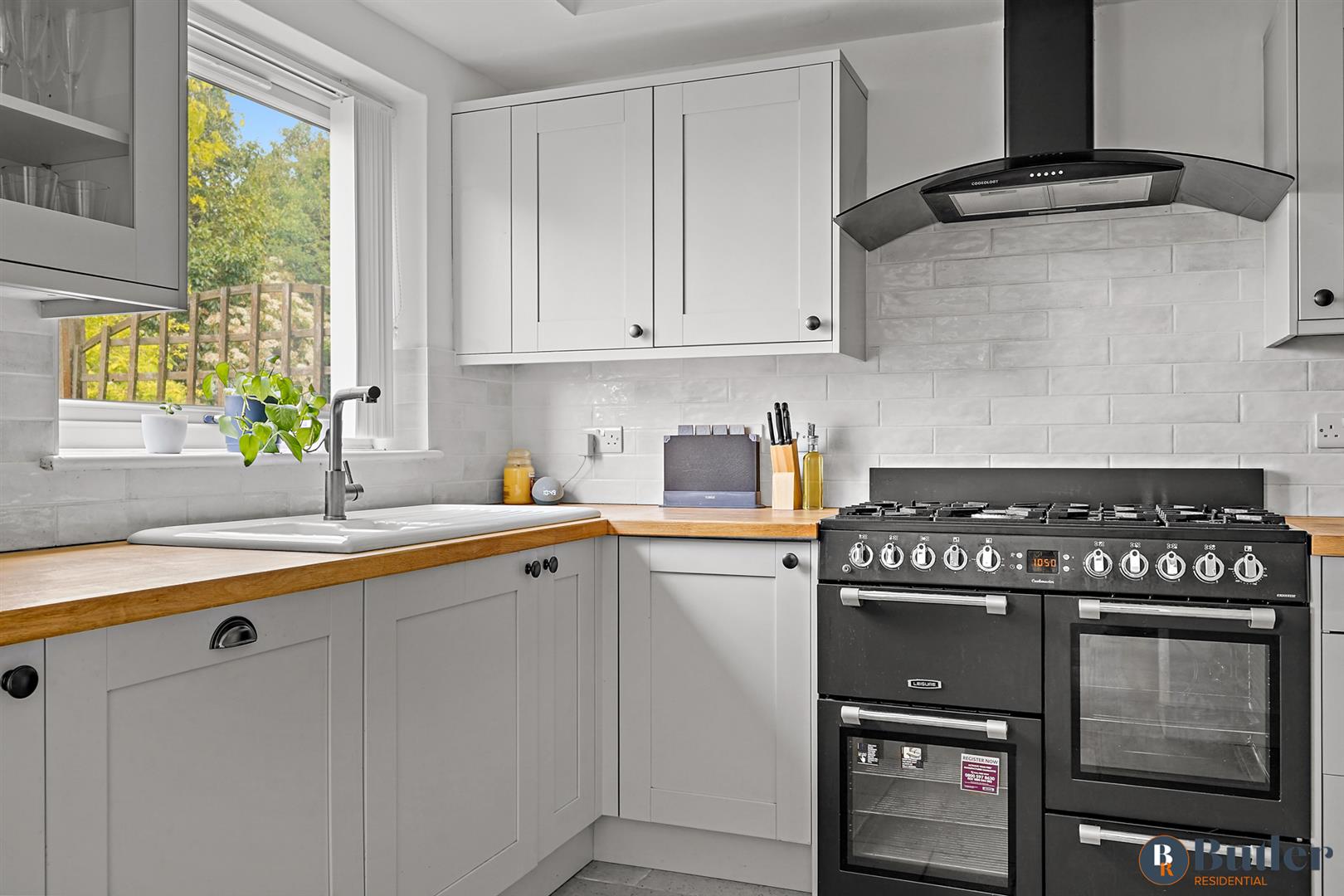 4 bed link detached house for sale in Edinburgh Drive, St. Neots  - Property Image 9