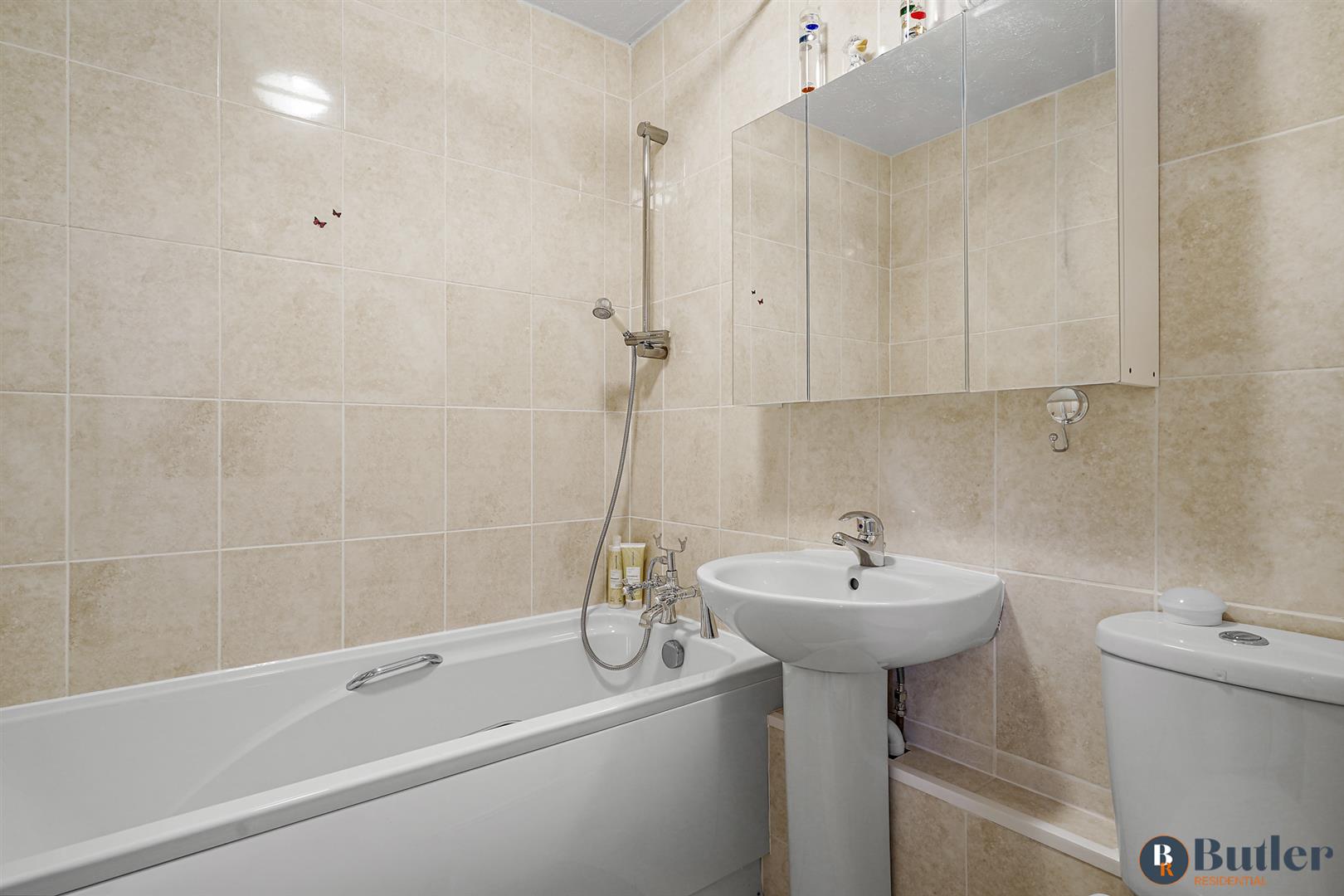 3 bed detached bungalow for sale in Vienna Grove, Milton Keynes 18
