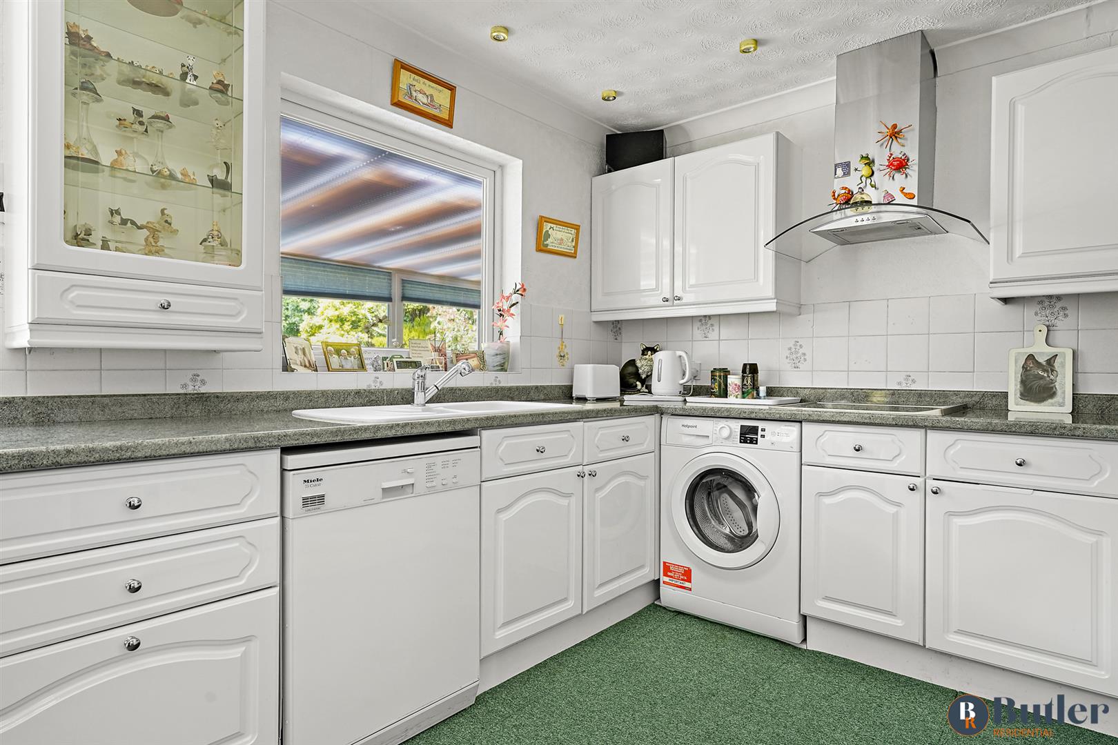 3 bed detached bungalow for sale in Vienna Grove, Milton Keynes 11