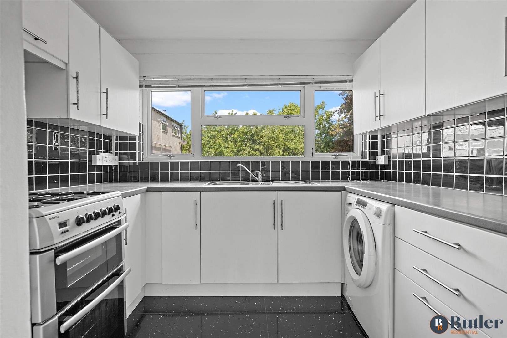 1 bed flat for sale in Sloan Court, Stevenage 8