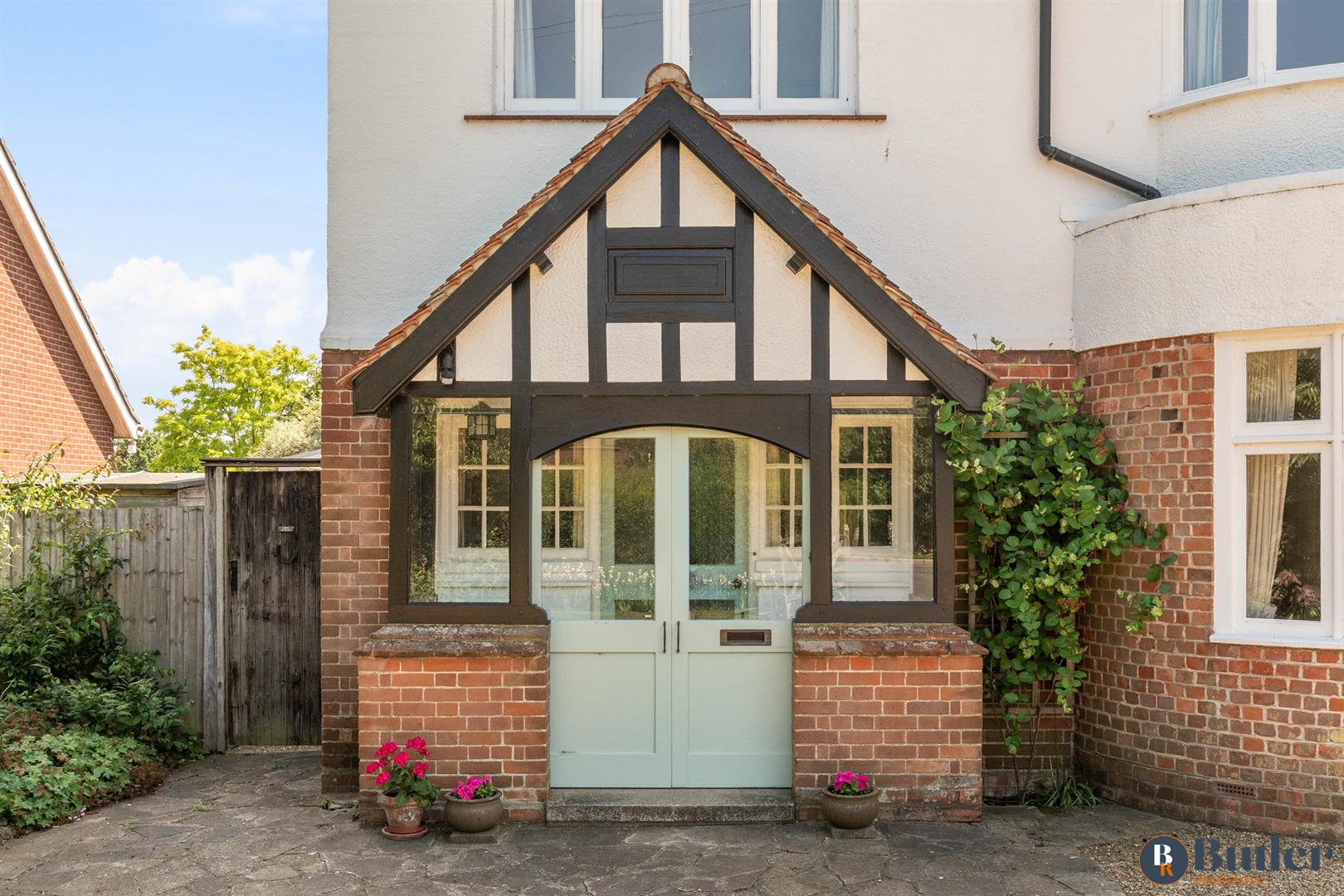 6 bed detached house for sale in Perry Road, St. Neots  - Property Image 3