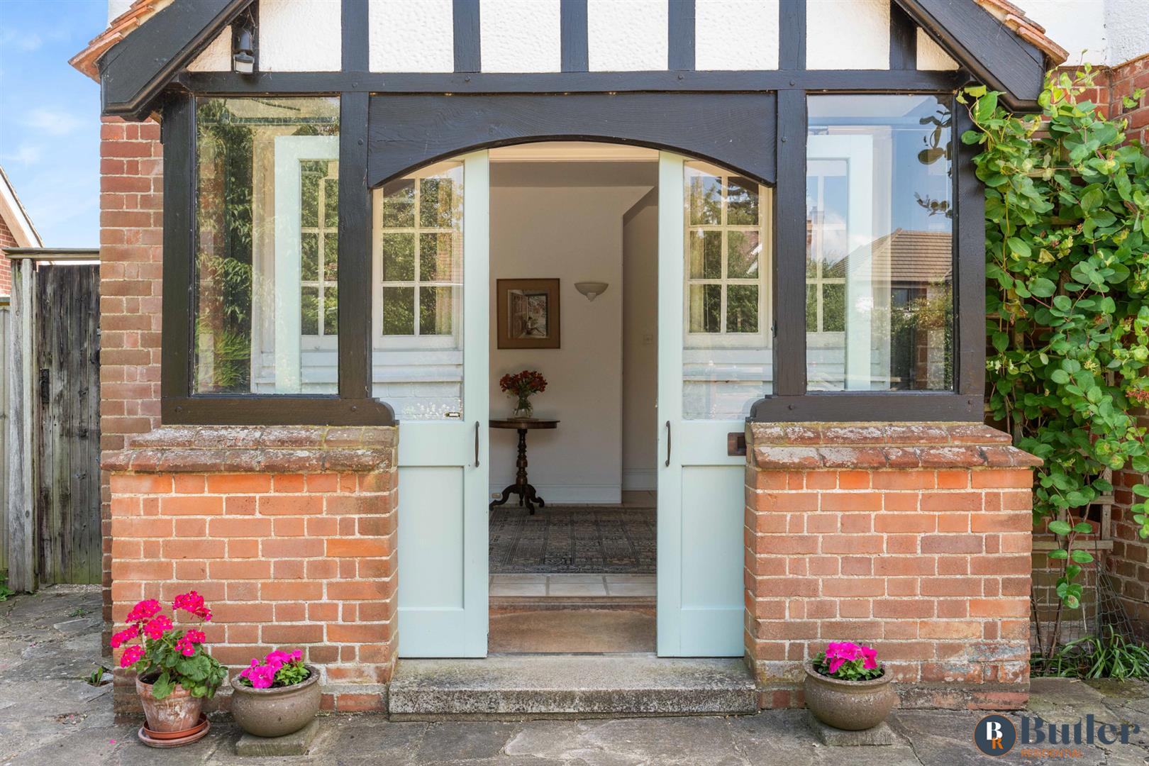 6 bed detached house for sale in Perry Road, St. Neots  - Property Image 4