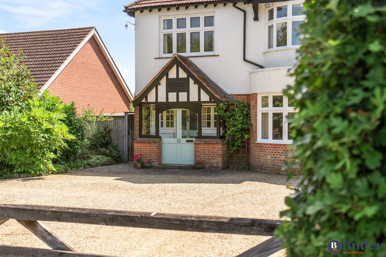 6 bed detached house for sale in Perry Road, St. Neots  - Property Image 2
