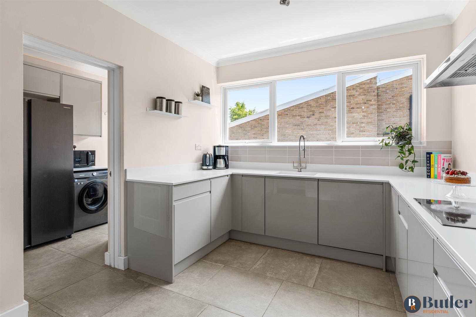 4 bed detached bungalow for sale in Benington Road, Stevenage  - Property Image 2
