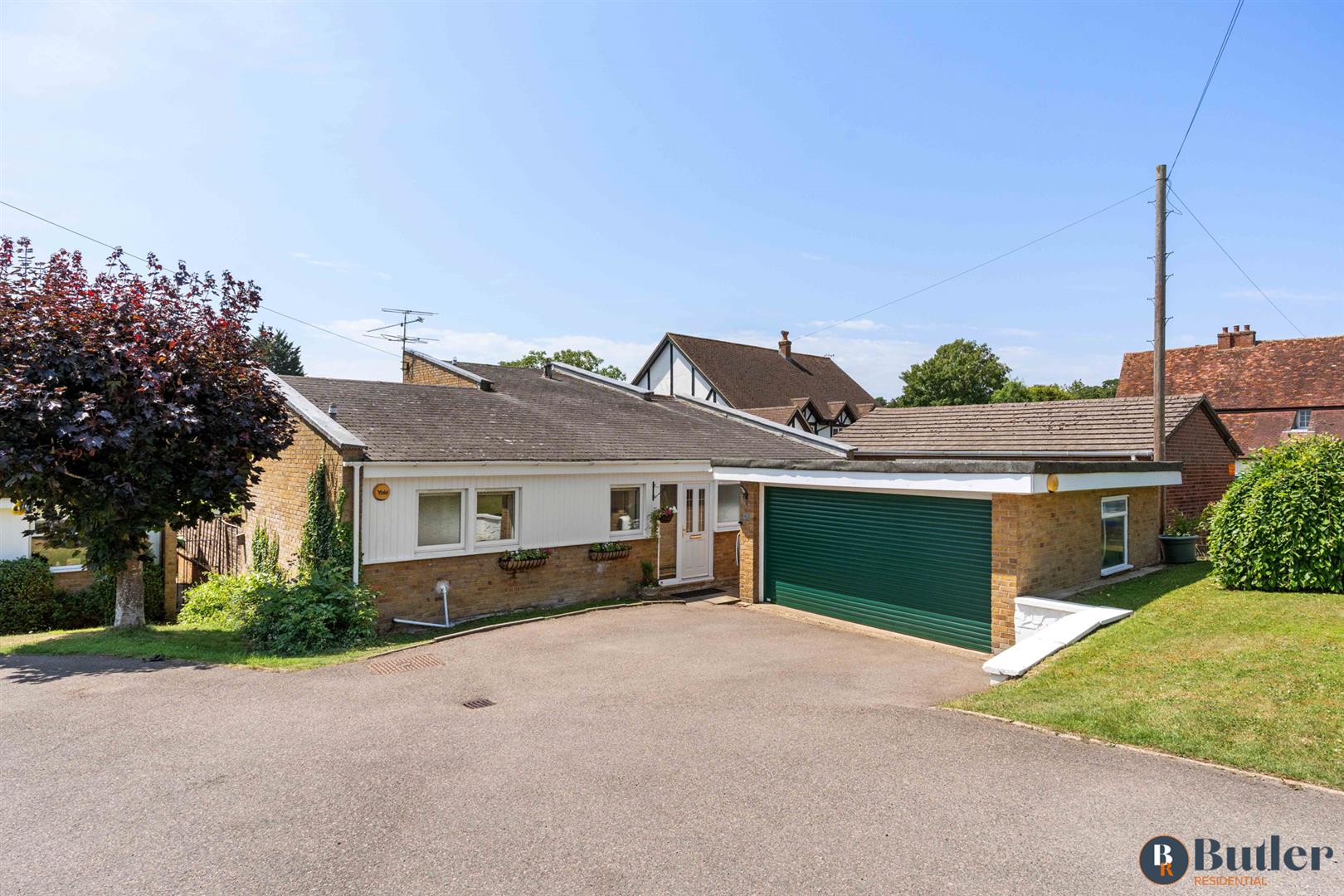 4 bed detached bungalow for sale in Benington Road, Stevenage  - Property Image 1