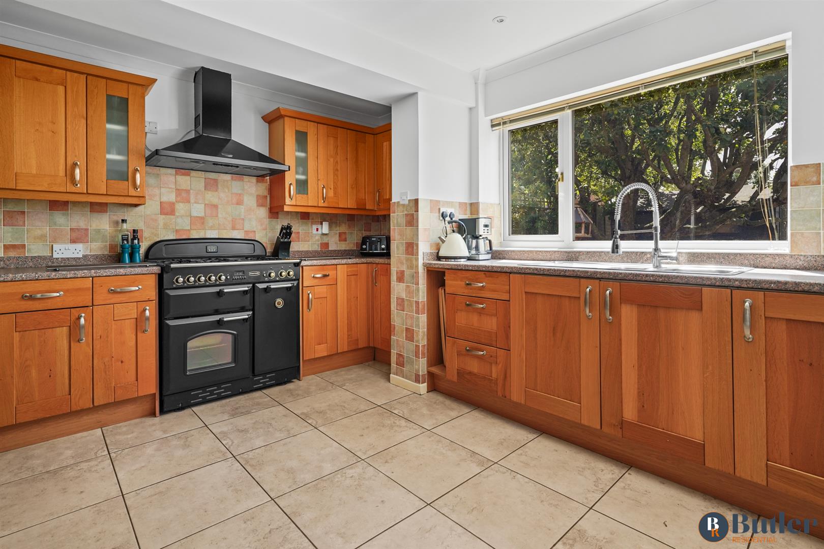 5 bed detached house for sale in Tanglewood, Huntingdon 13