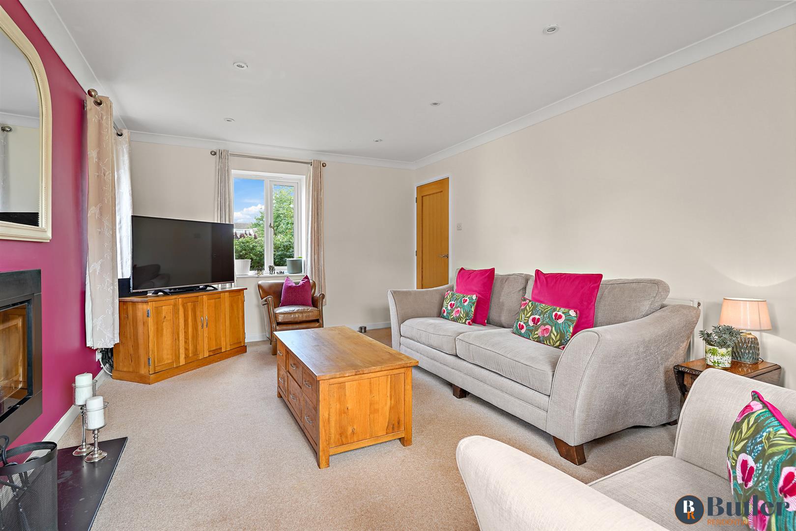 5 bed detached house for sale in Tanglewood, Huntingdon 8