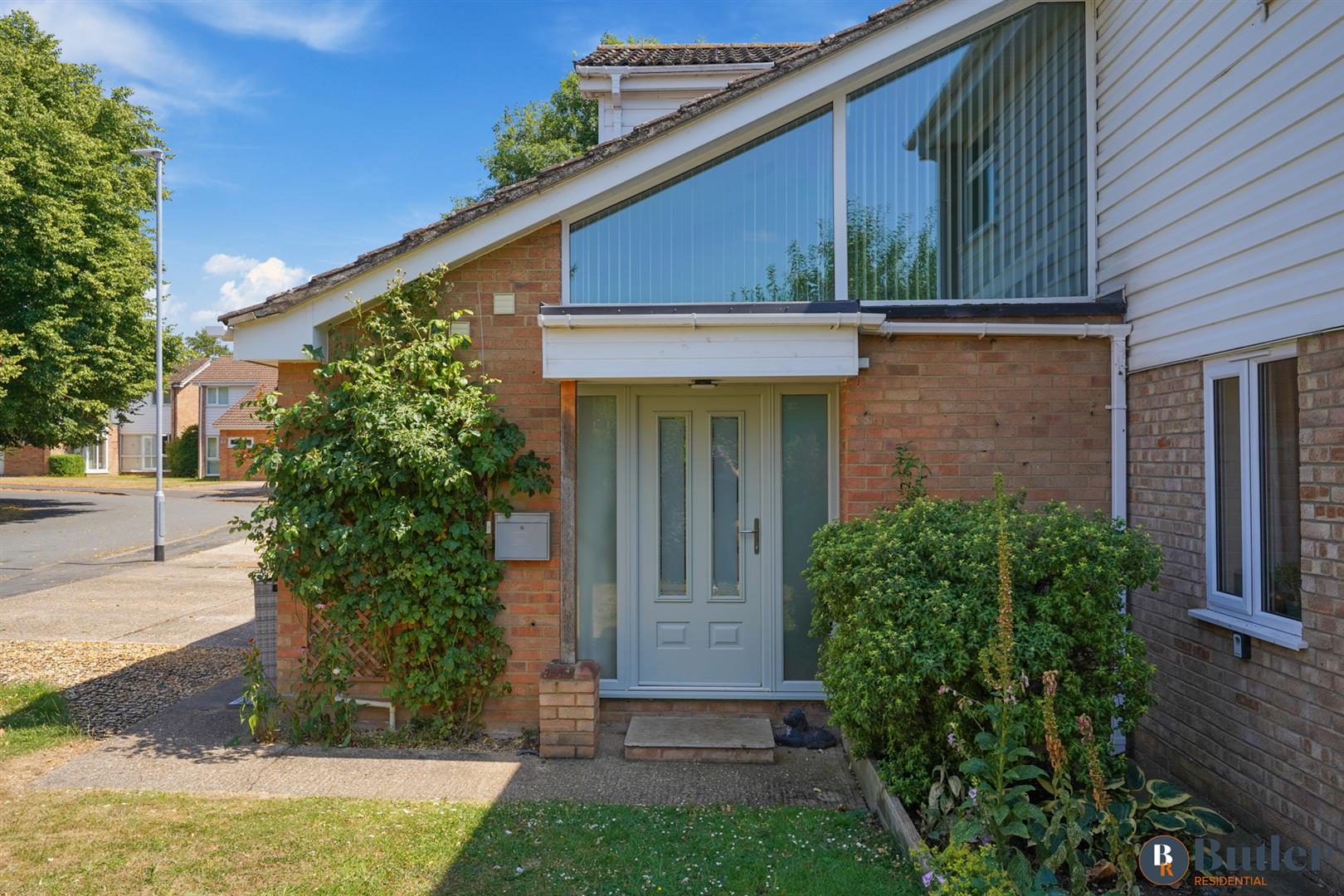 5 bed detached house for sale in Tanglewood, Huntingdon  - Property Image 2