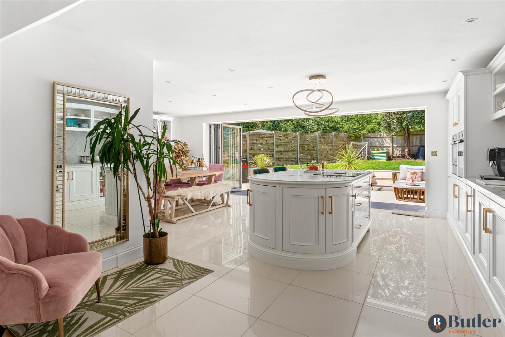 4 bed detached house for sale in Grove Avenue, Harpenden  - Property Image 6