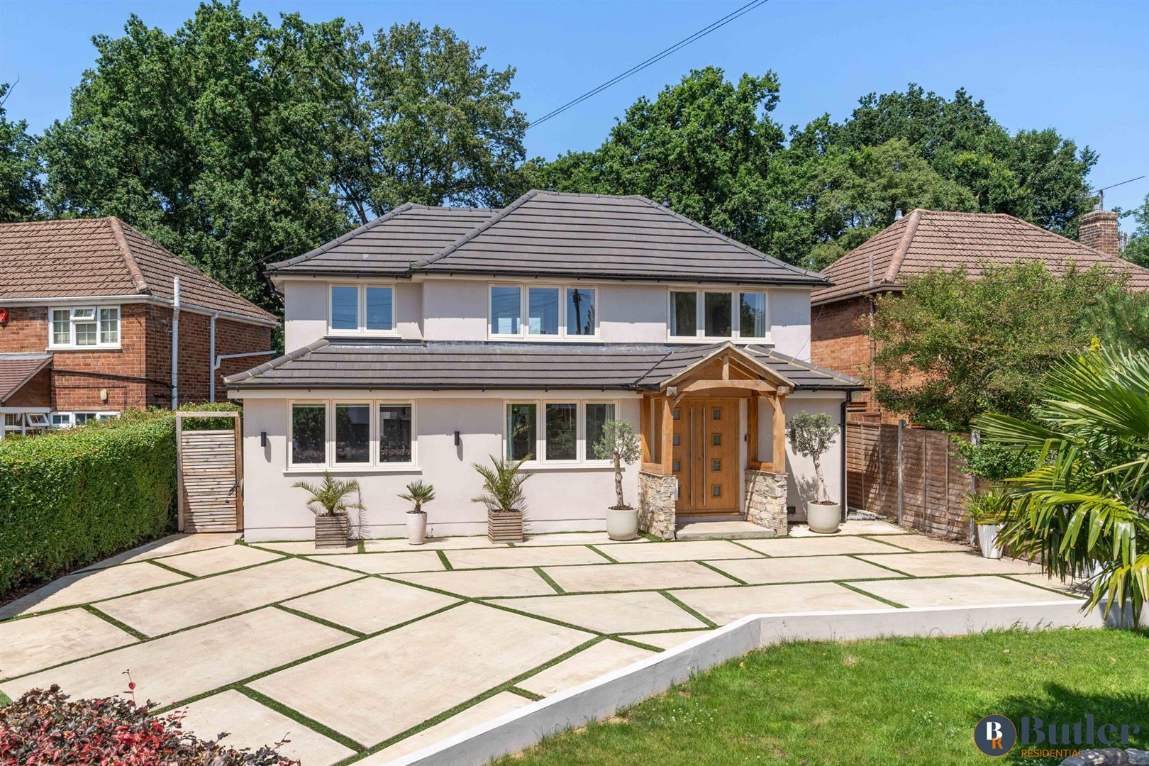 4 bed detached house for sale in Grove Avenue, Harpenden 1
